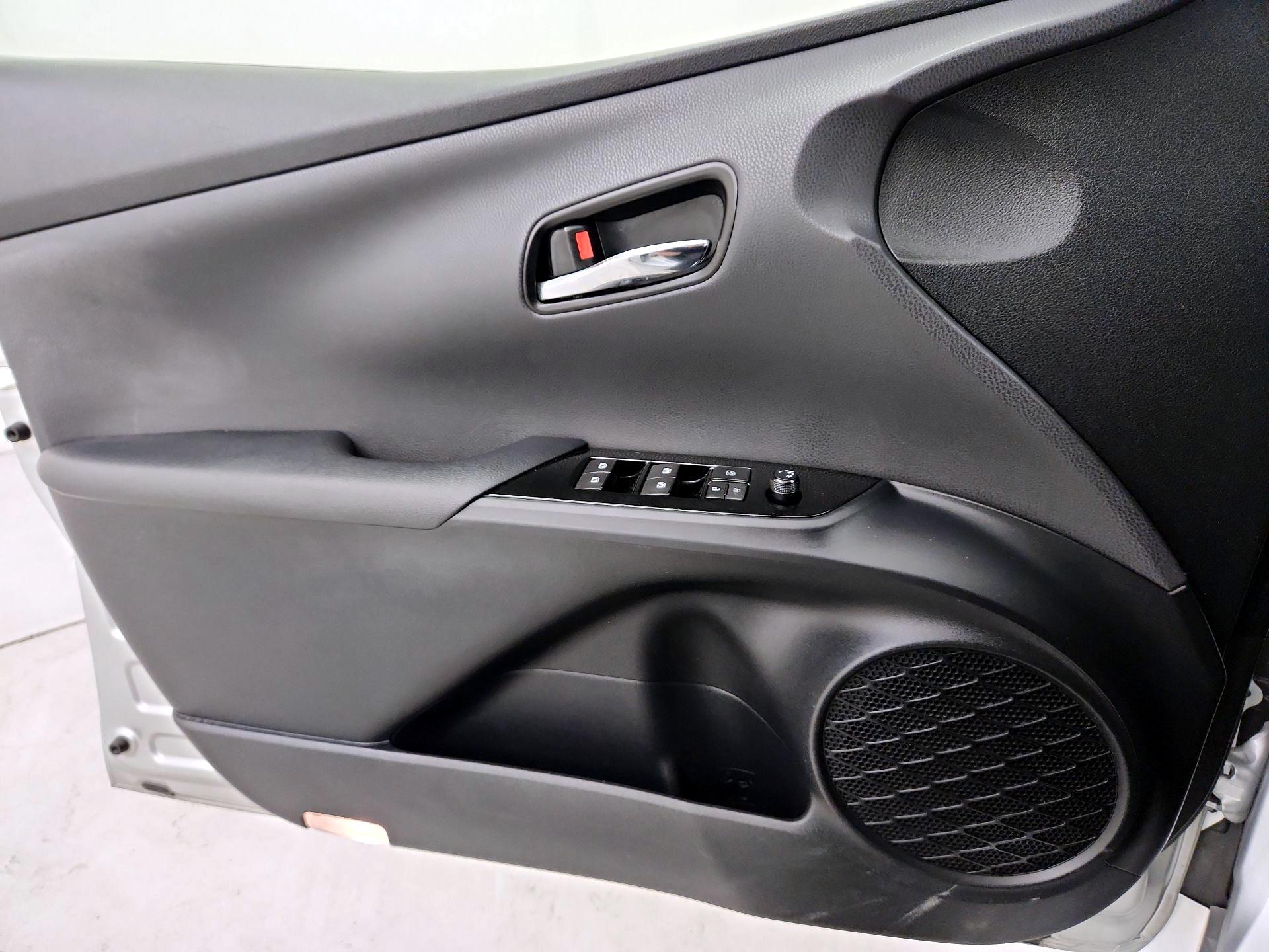 Thumbnail: 2017 Toyota Prius - 12