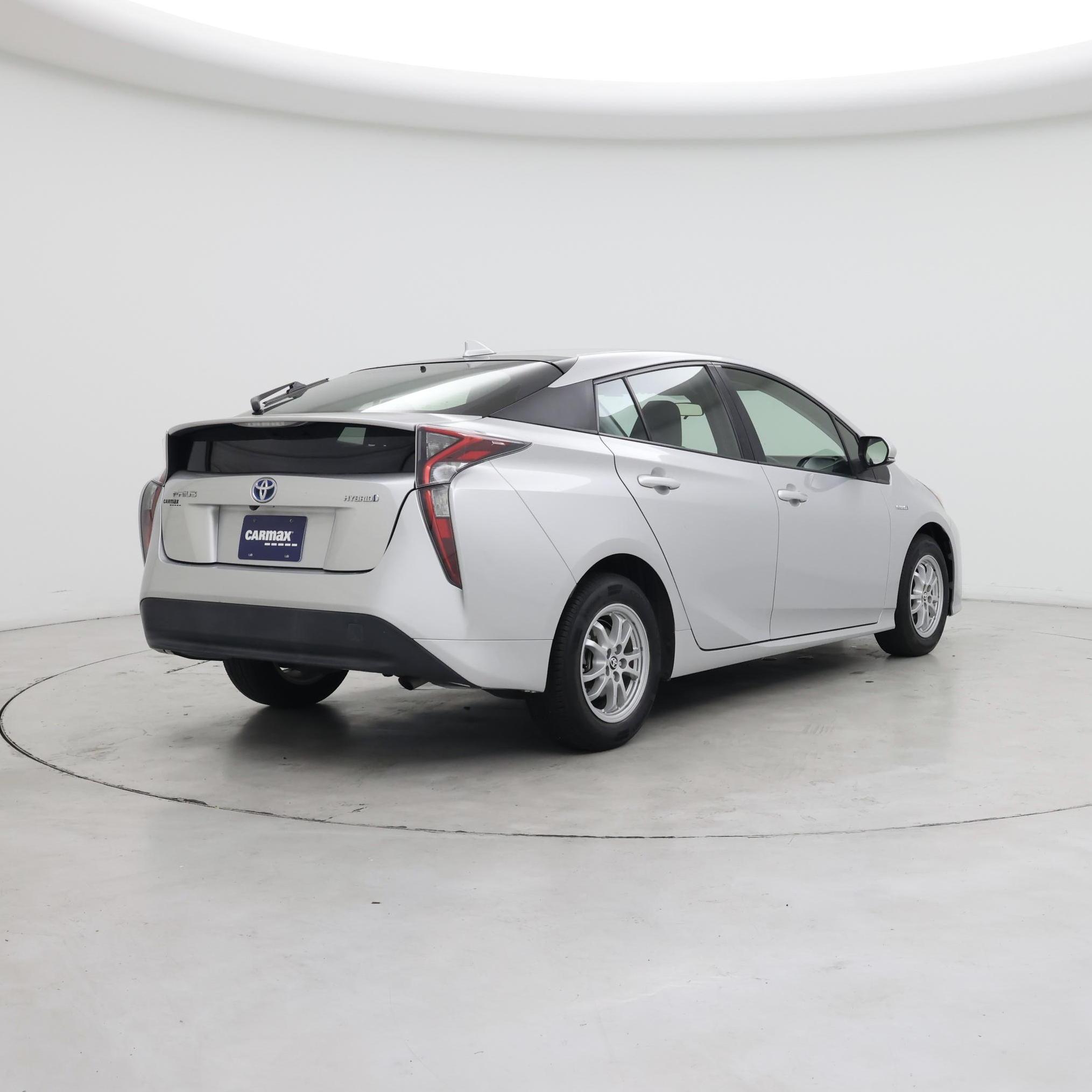 Thumbnail: 2017 Toyota Prius - 8