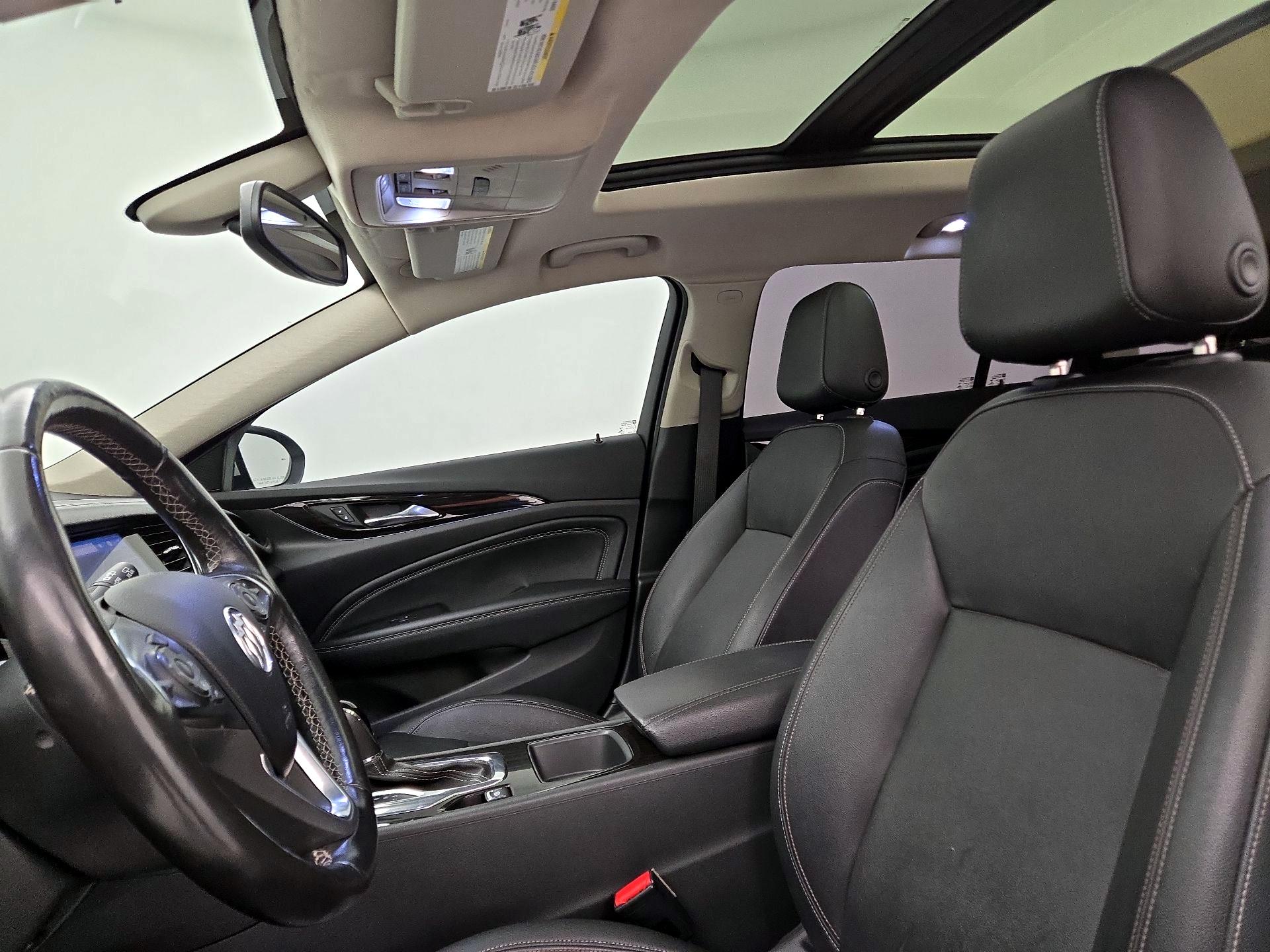 Thumbnail: 2018 Buick Regal - 18