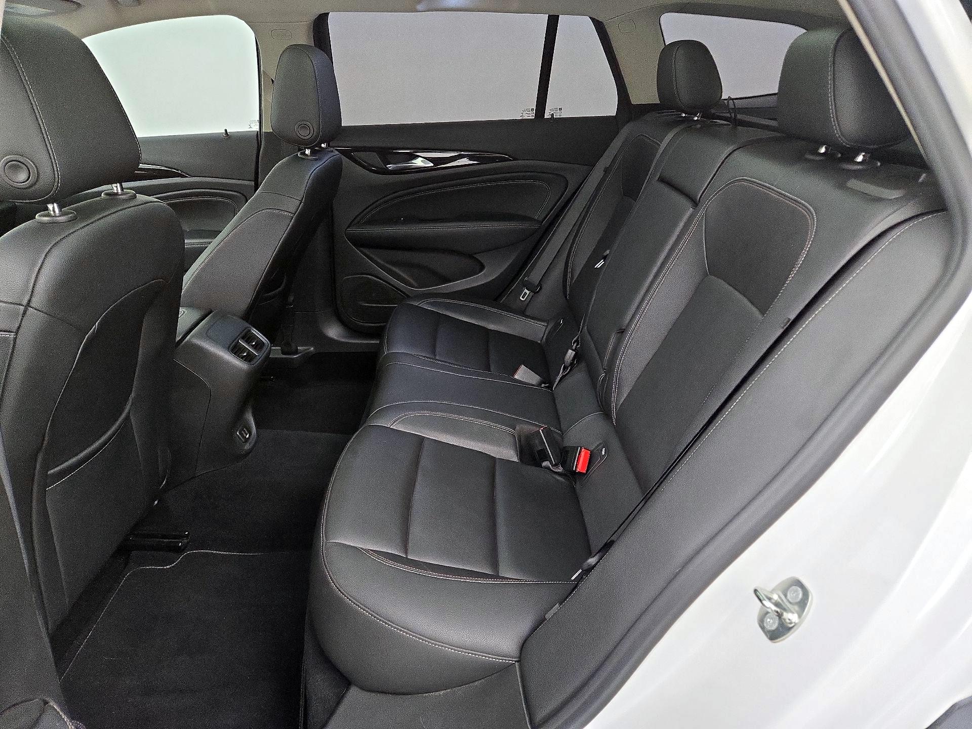 Thumbnail: 2018 Buick Regal - 19