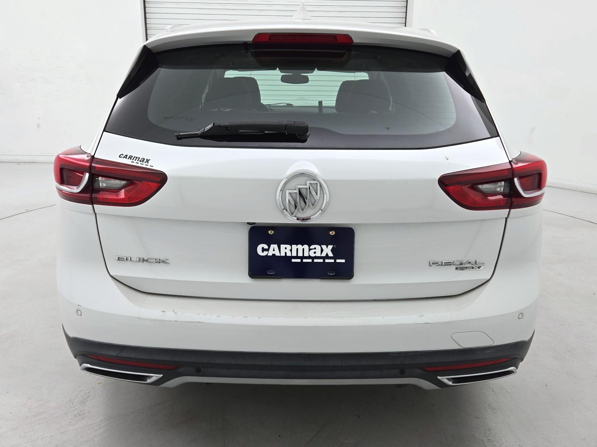 Thumbnail: 2018 Buick Regal - 6