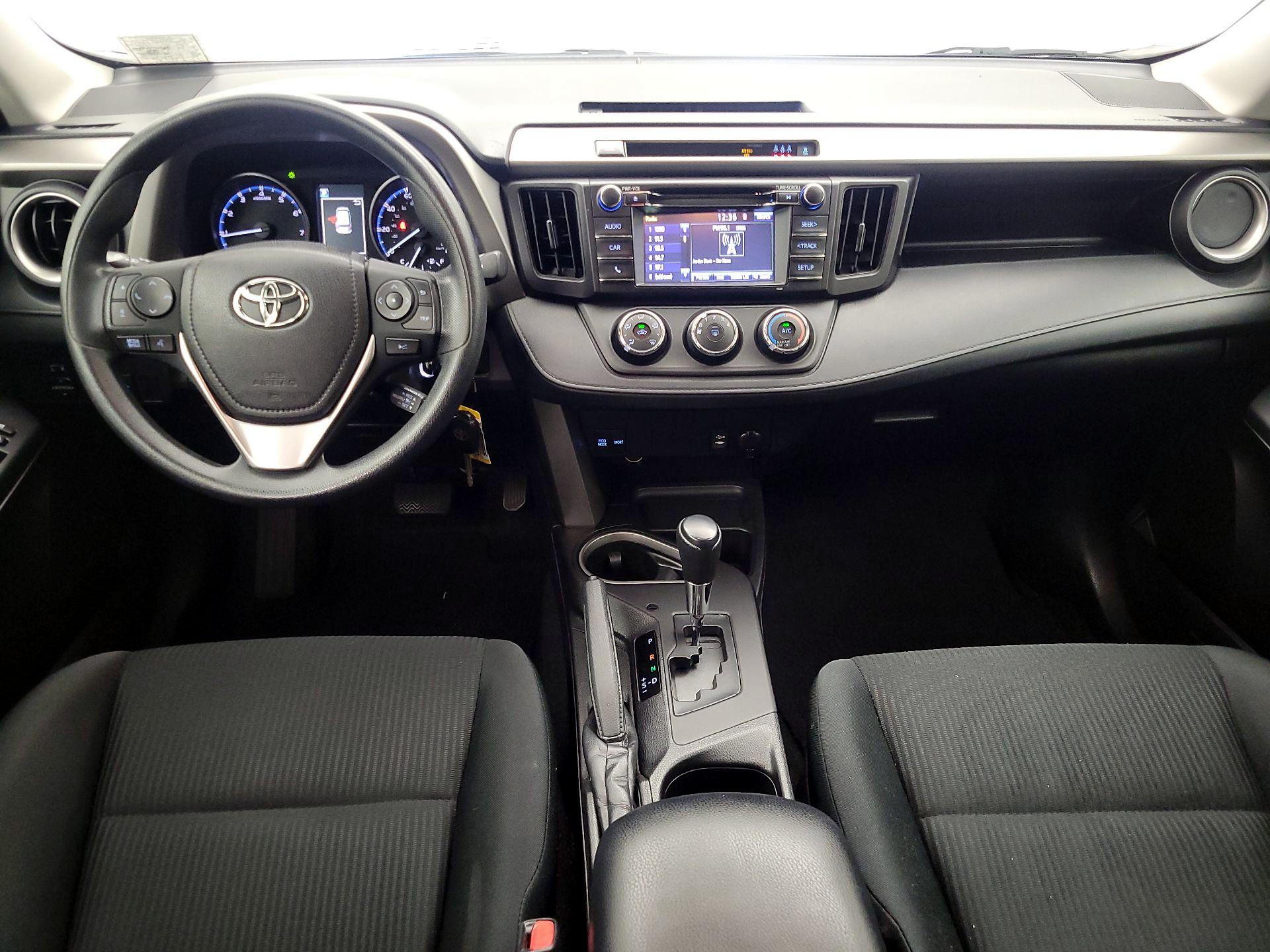 Thumbnail: 2017 Toyota RAV4 - 9