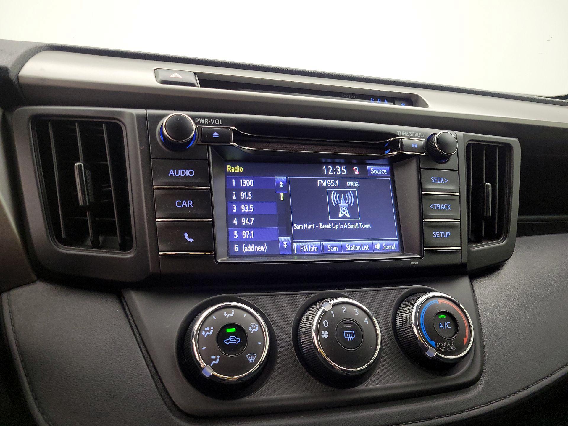 Thumbnail: 2017 Toyota RAV4 - 15