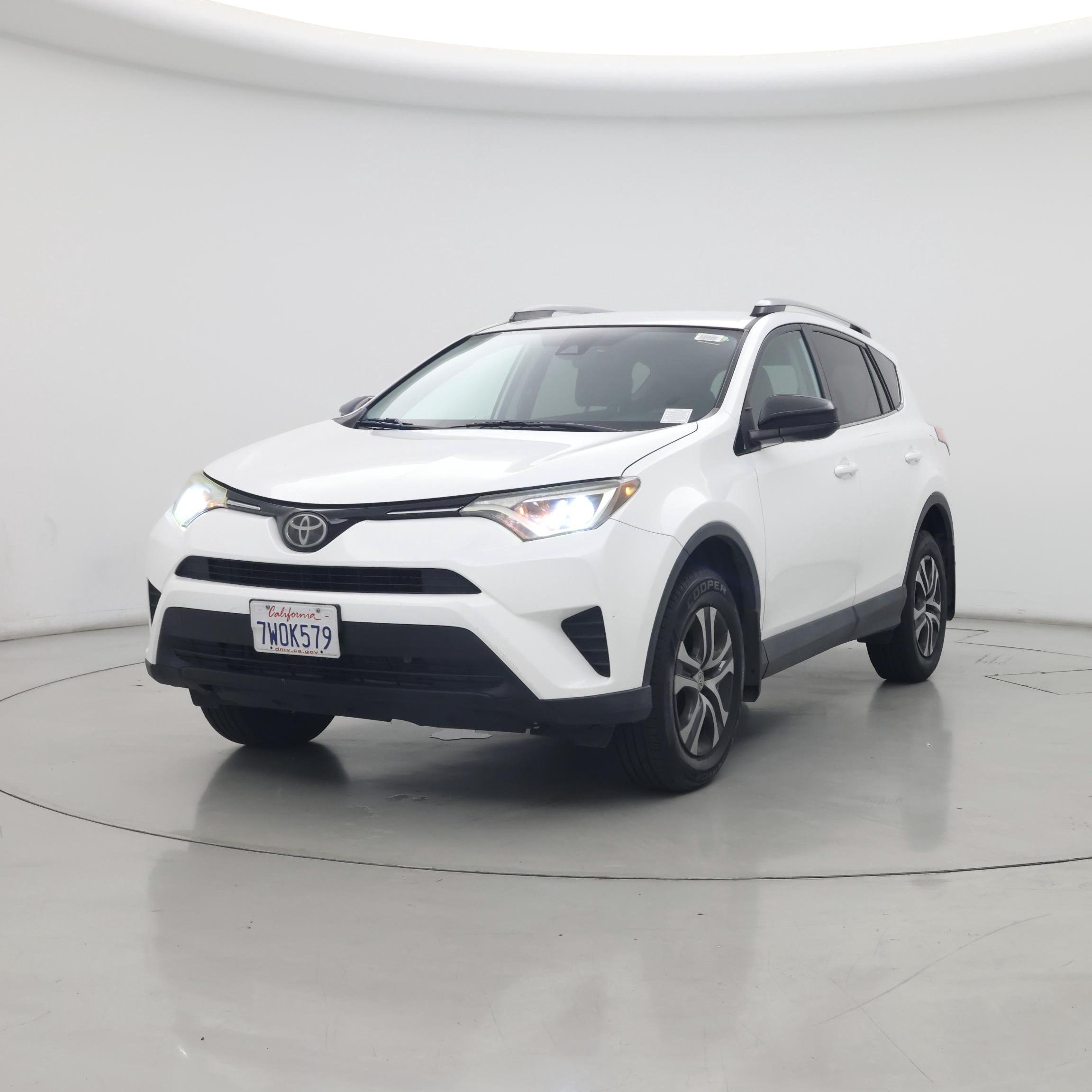 Thumbnail: 2017 Toyota RAV4 - 4