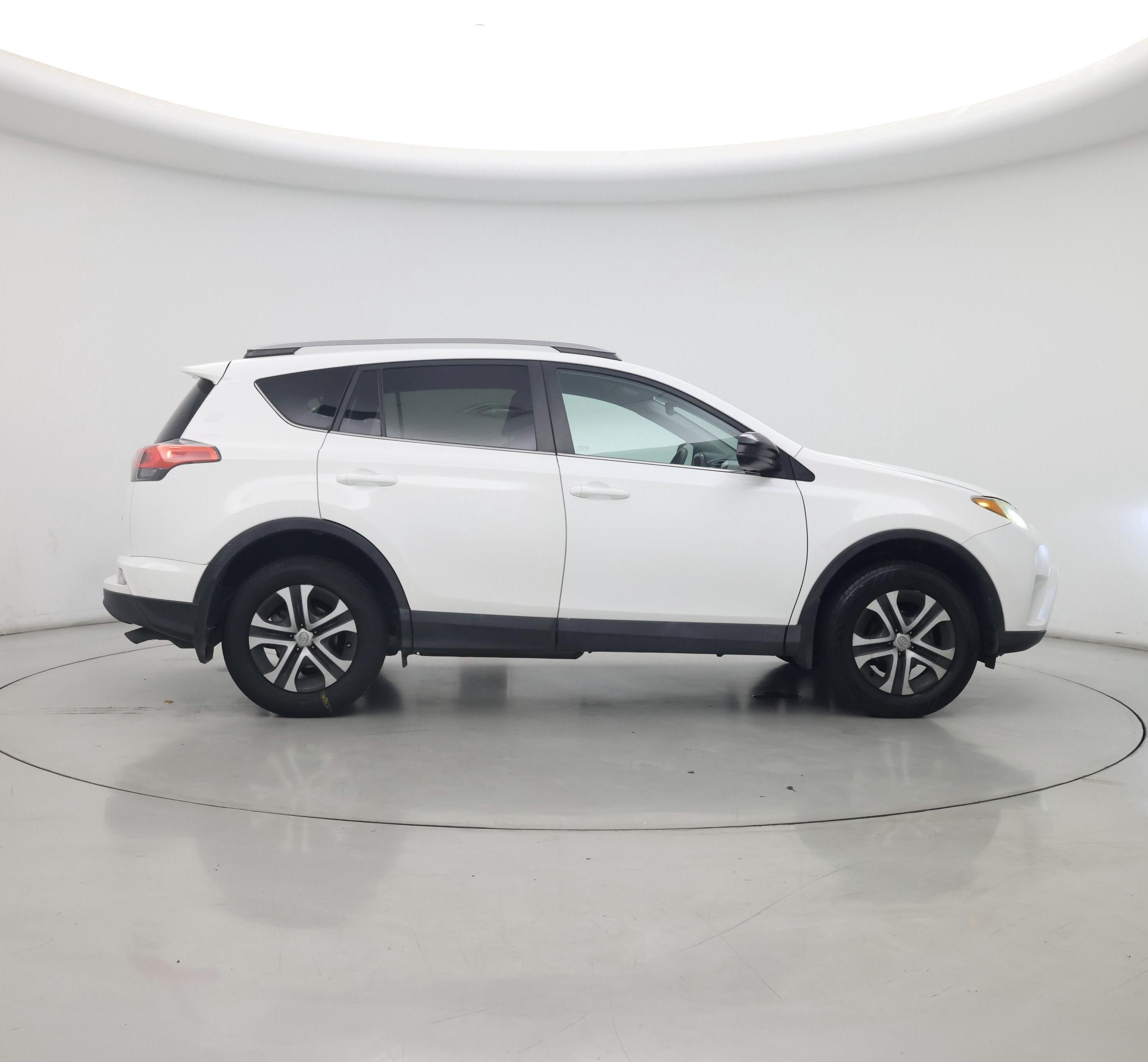 Thumbnail: 2017 Toyota RAV4 - 7