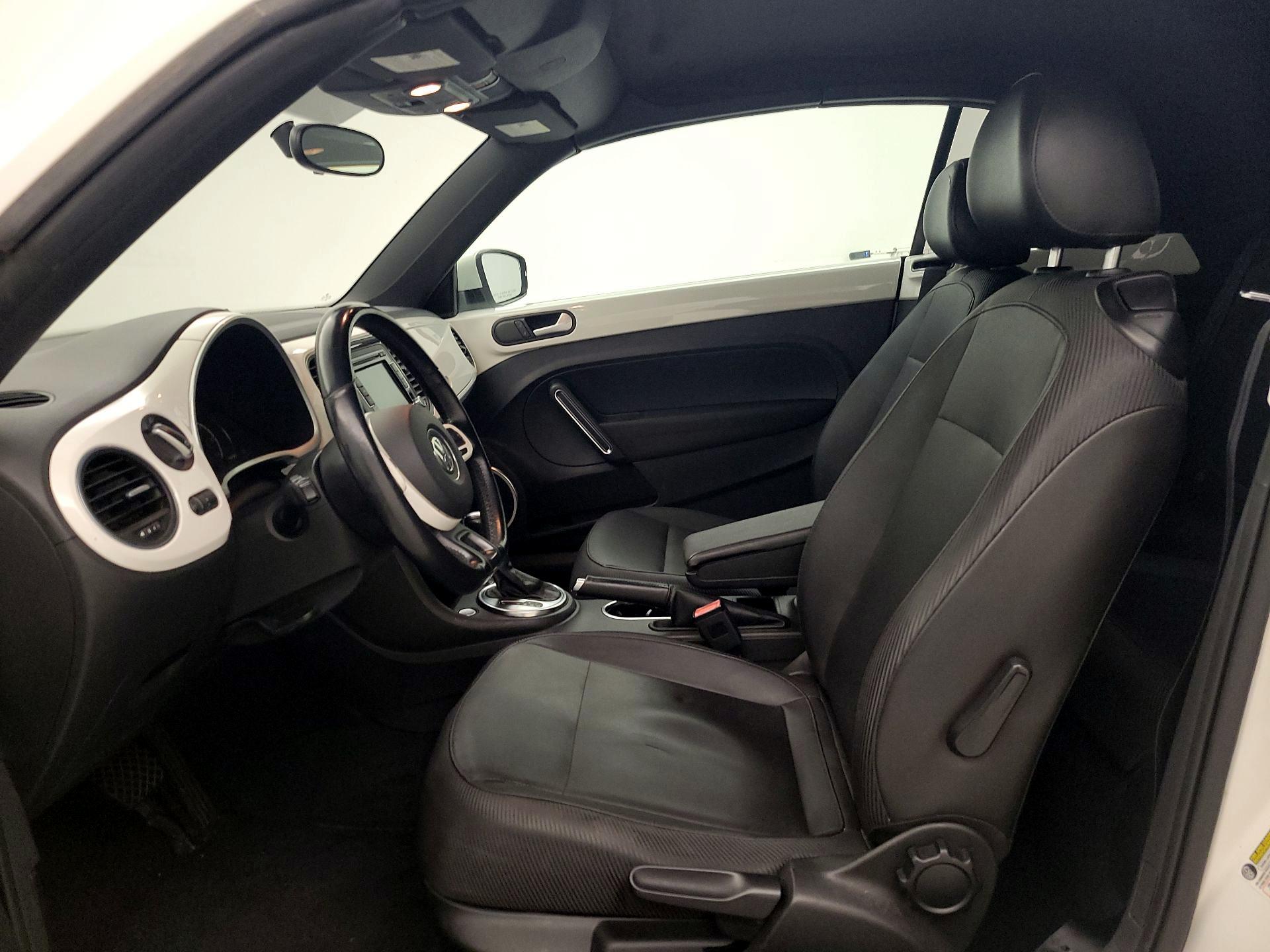 Thumbnail: 2014 Volkswagen Beetle - 11