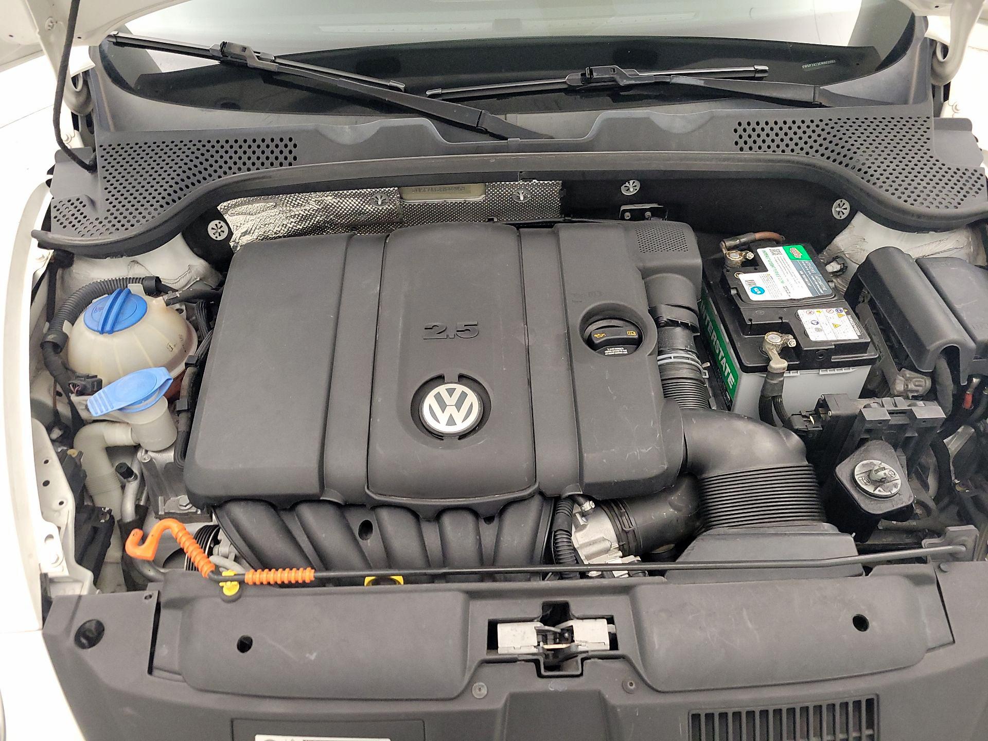 Thumbnail: 2014 Volkswagen Beetle - 20