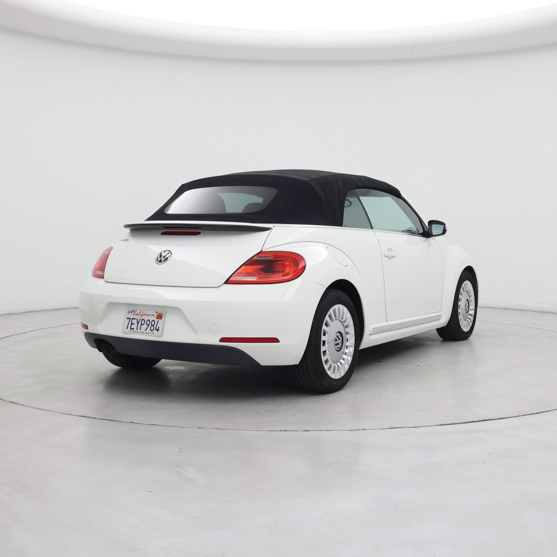 Thumbnail: 2014 Volkswagen Beetle - 8
