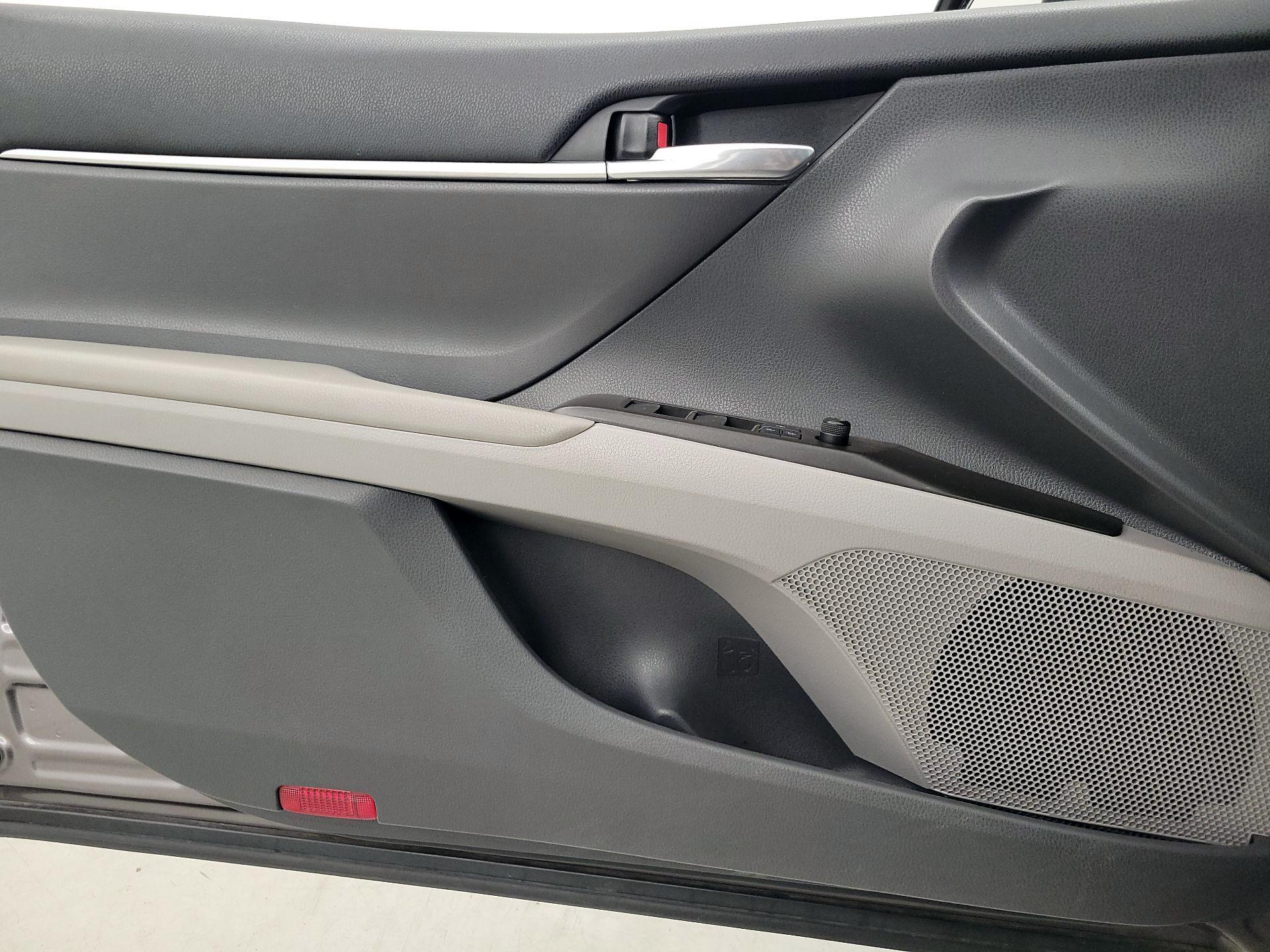 Thumbnail: 2021 Toyota Camry - 12