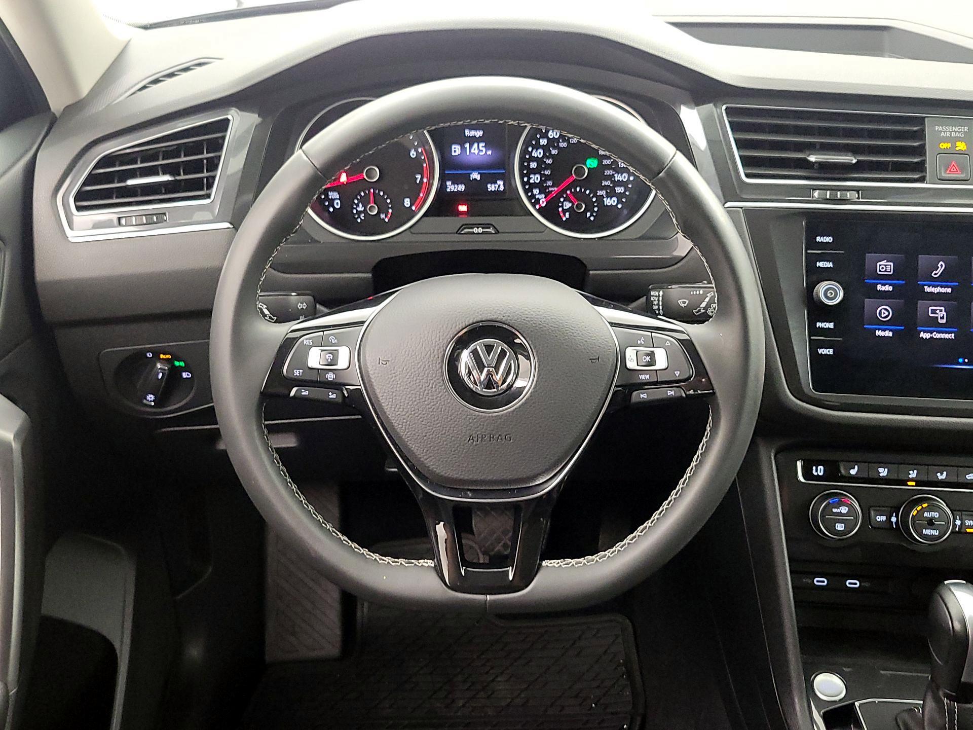 Thumbnail: 2021 Volkswagen Tiguan - 10