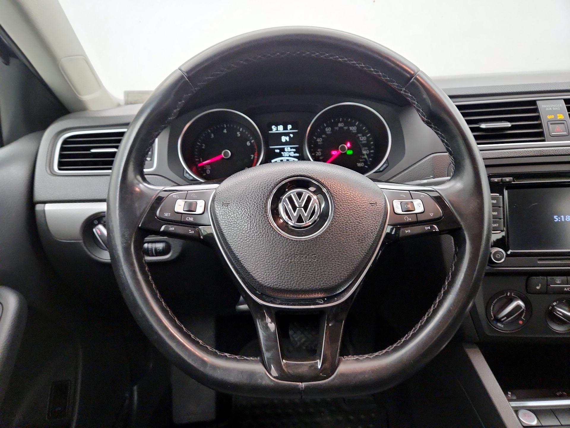 Thumbnail: 2015 Volkswagen Jetta - 10
