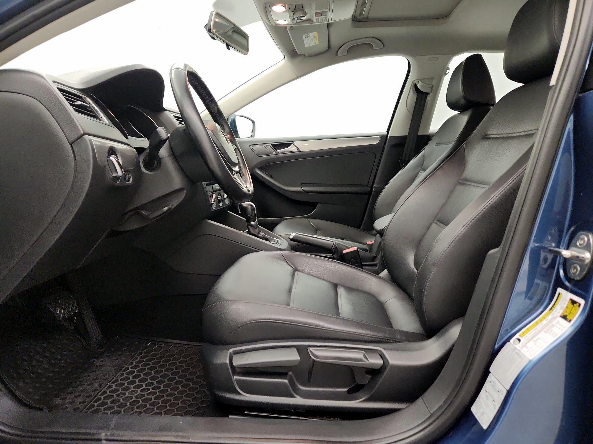 Thumbnail: 2015 Volkswagen Jetta - 11