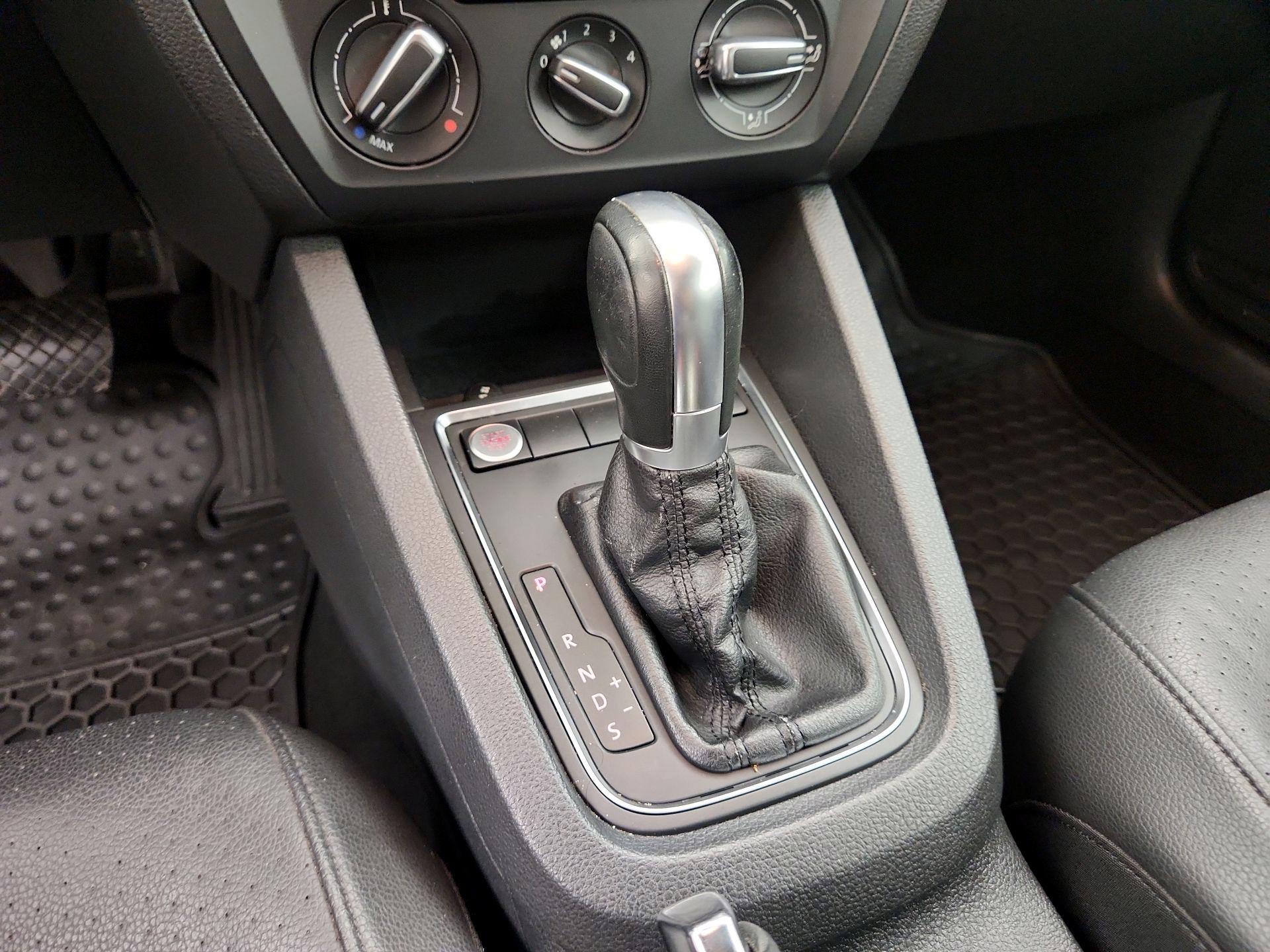 Thumbnail: 2015 Volkswagen Jetta - 17