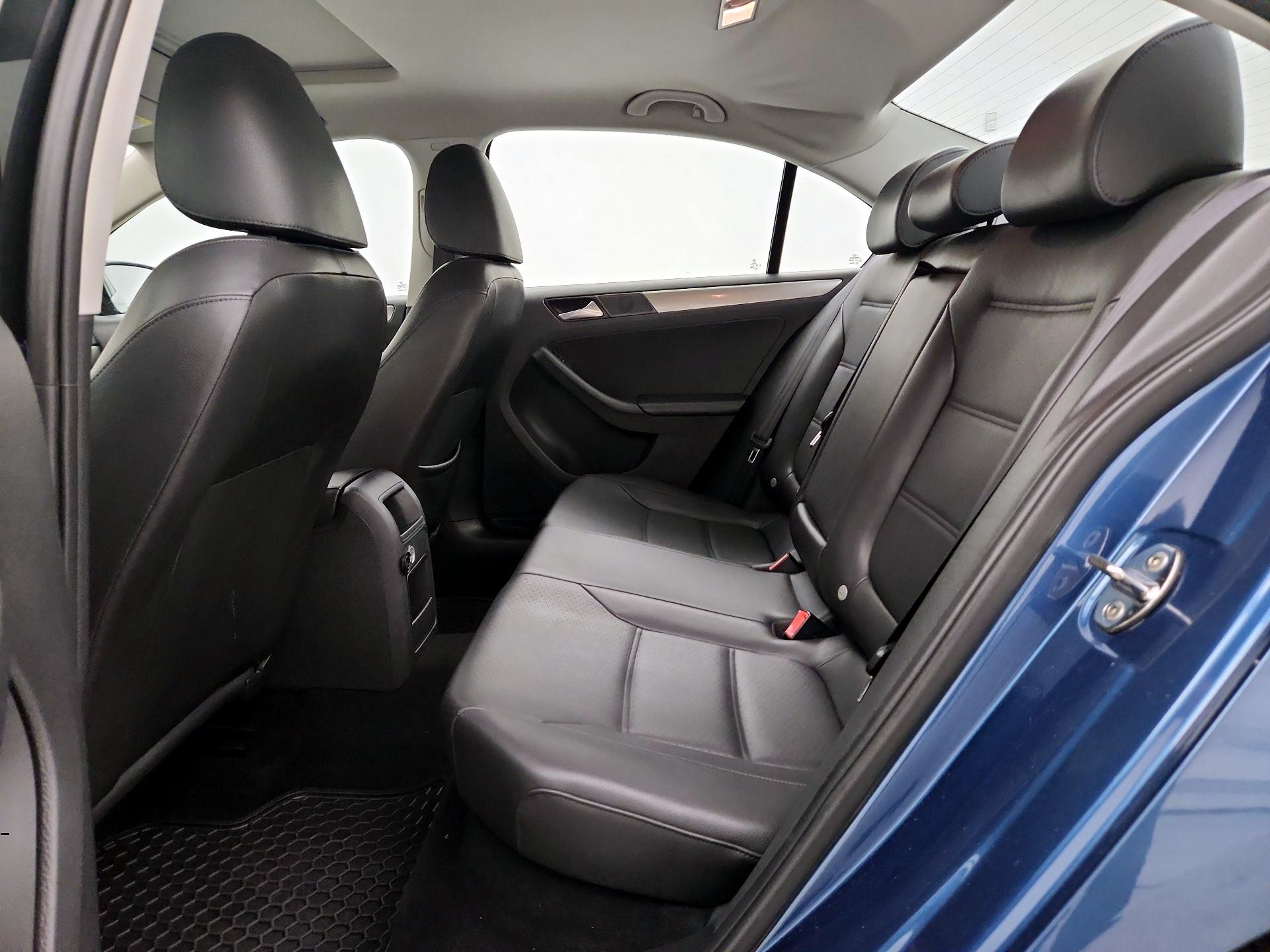 Thumbnail: 2015 Volkswagen Jetta - 20