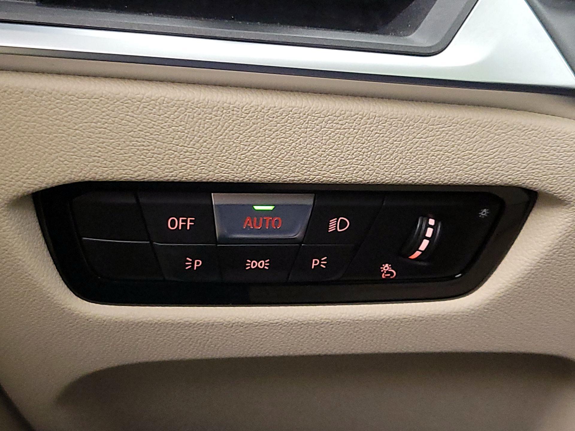 Thumbnail: 2023 BMW i4 - 13