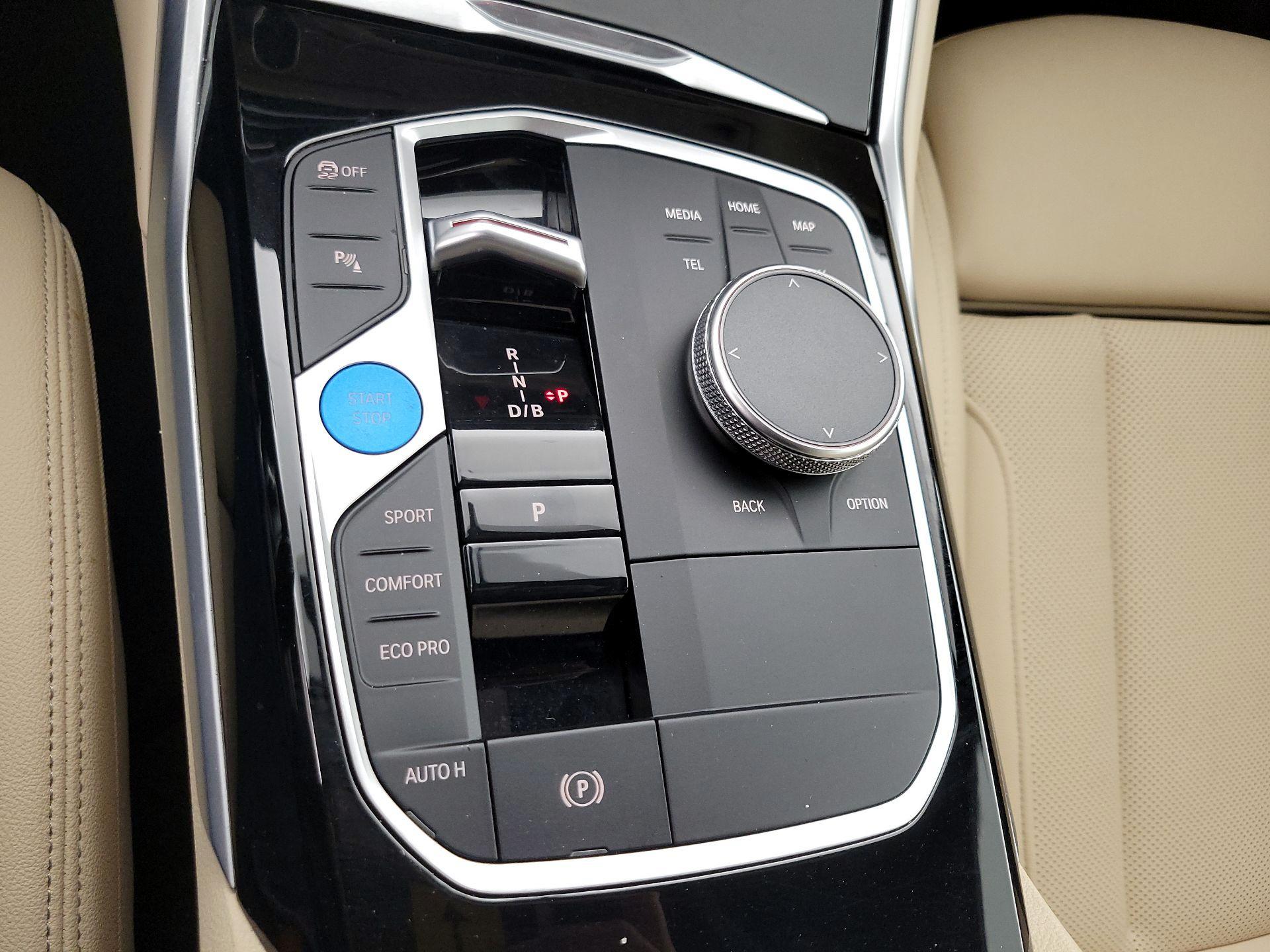 Thumbnail: 2023 BMW i4 - 18