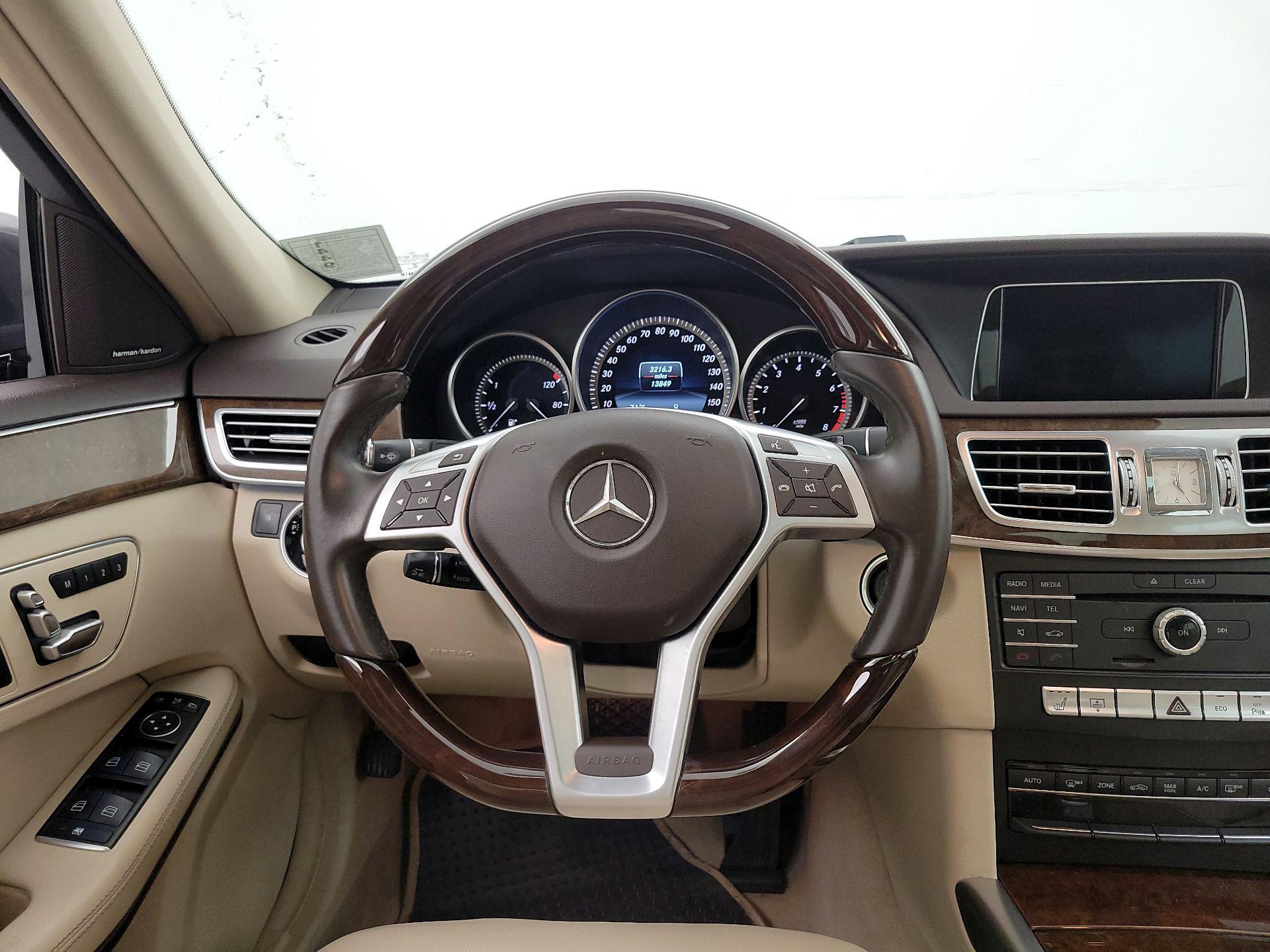 Thumbnail: 2016 Mercedes-Benz E-Class - 10