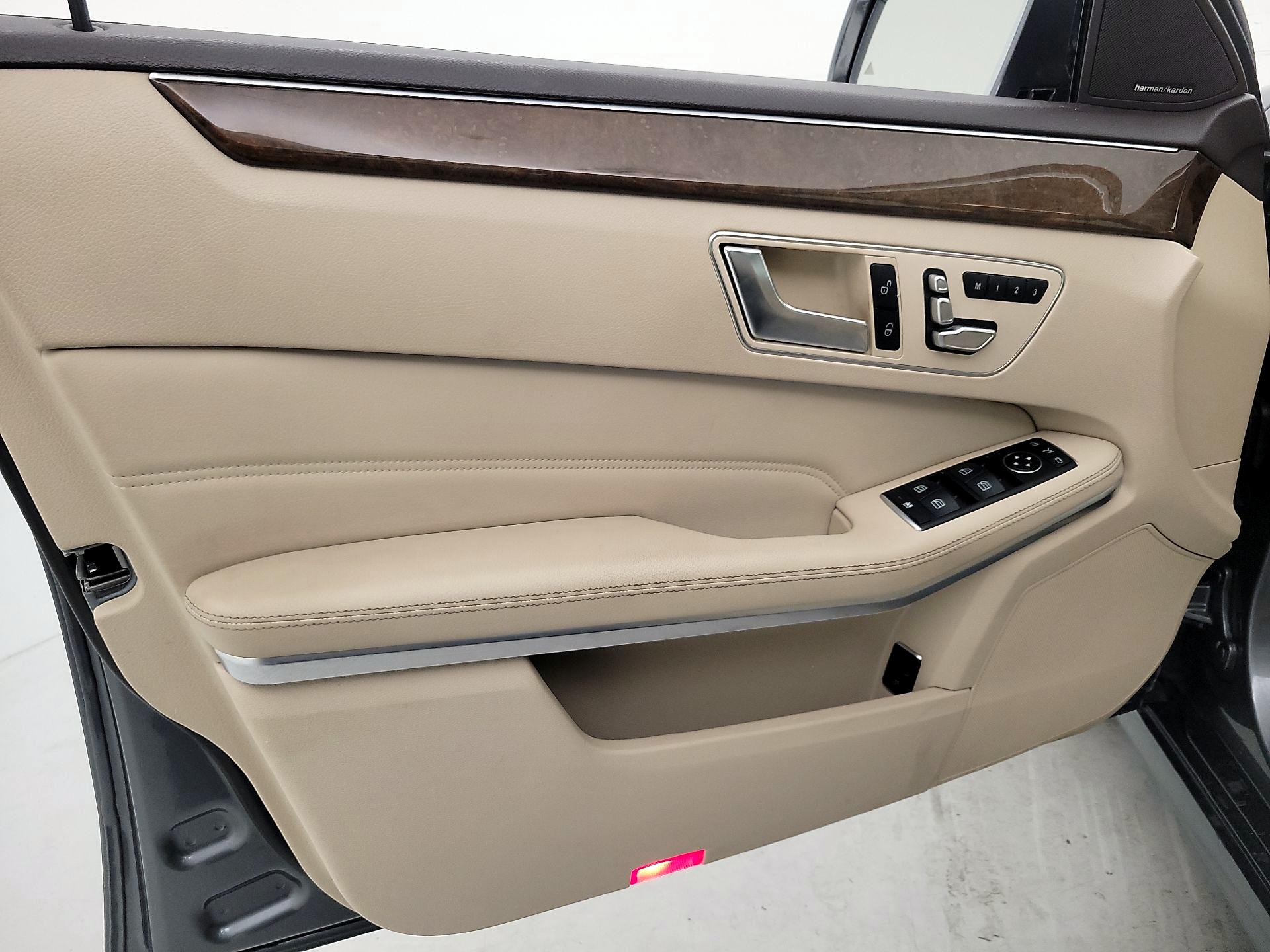 Thumbnail: 2016 Mercedes-Benz E-Class - 12