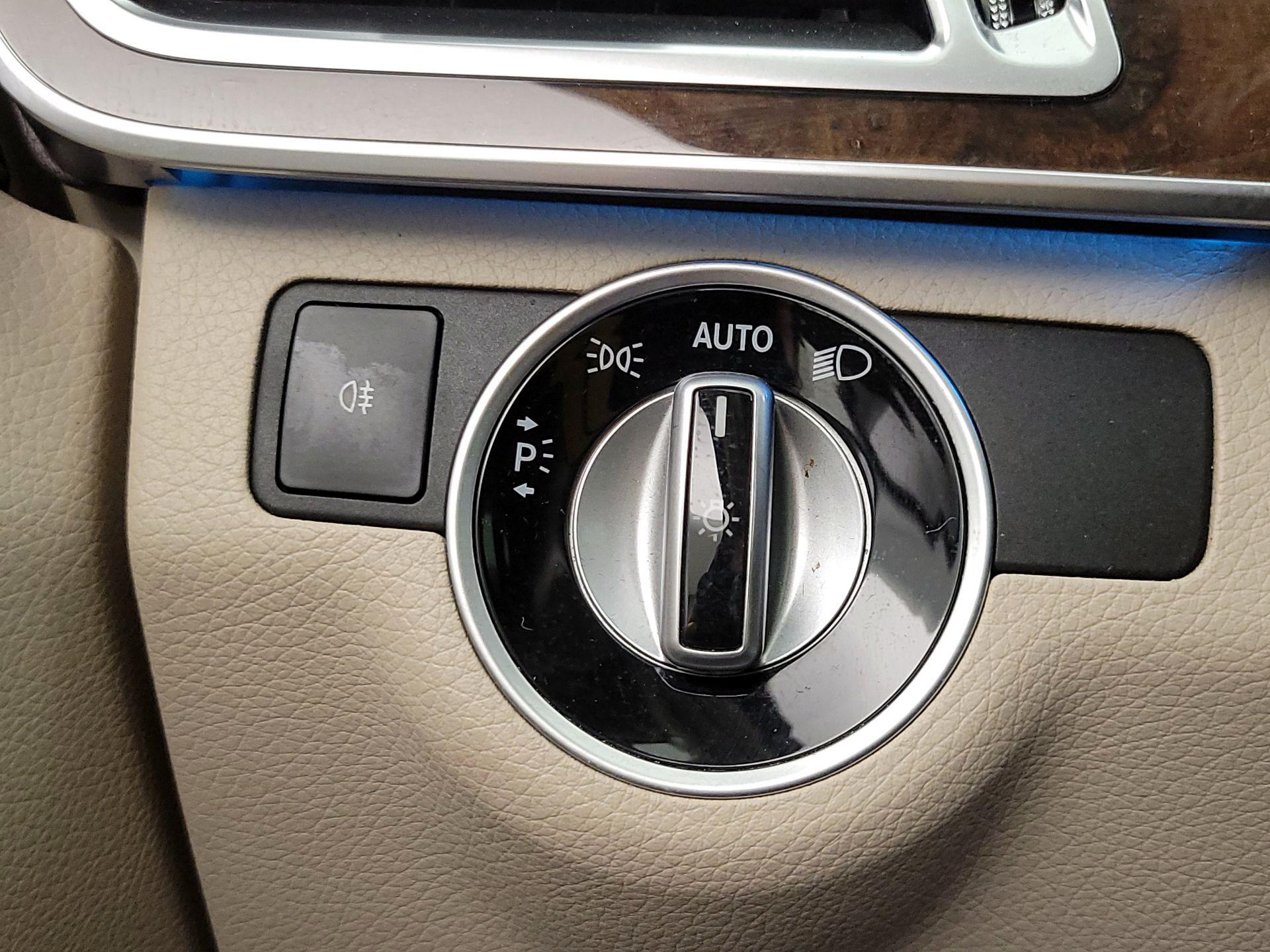 Thumbnail: 2016 Mercedes-Benz E-Class - 13