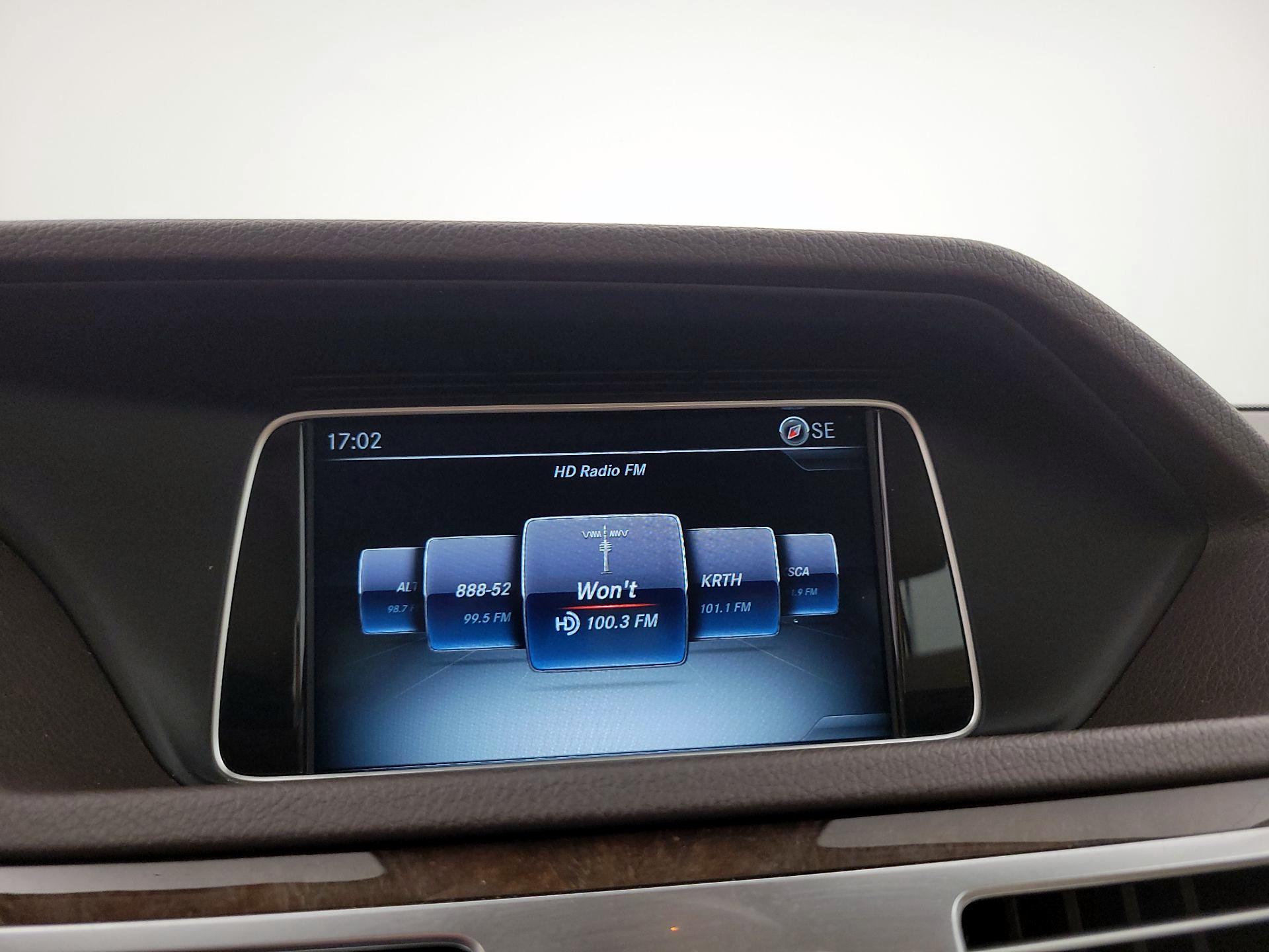 Thumbnail: 2016 Mercedes-Benz E-Class - 16