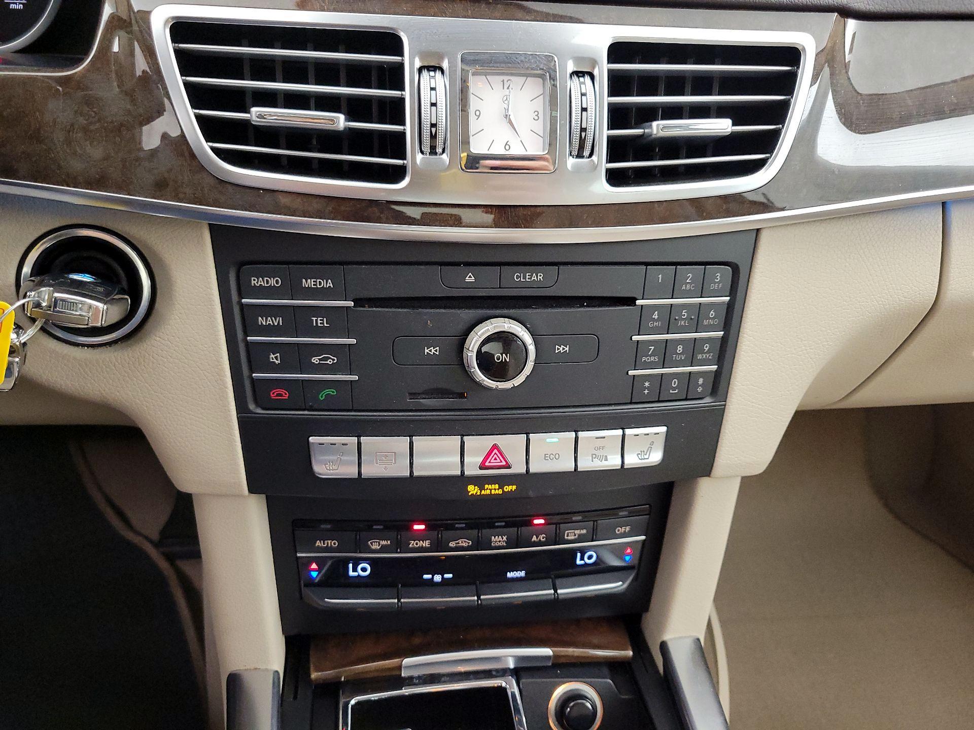 Thumbnail: 2016 Mercedes-Benz E-Class - 17