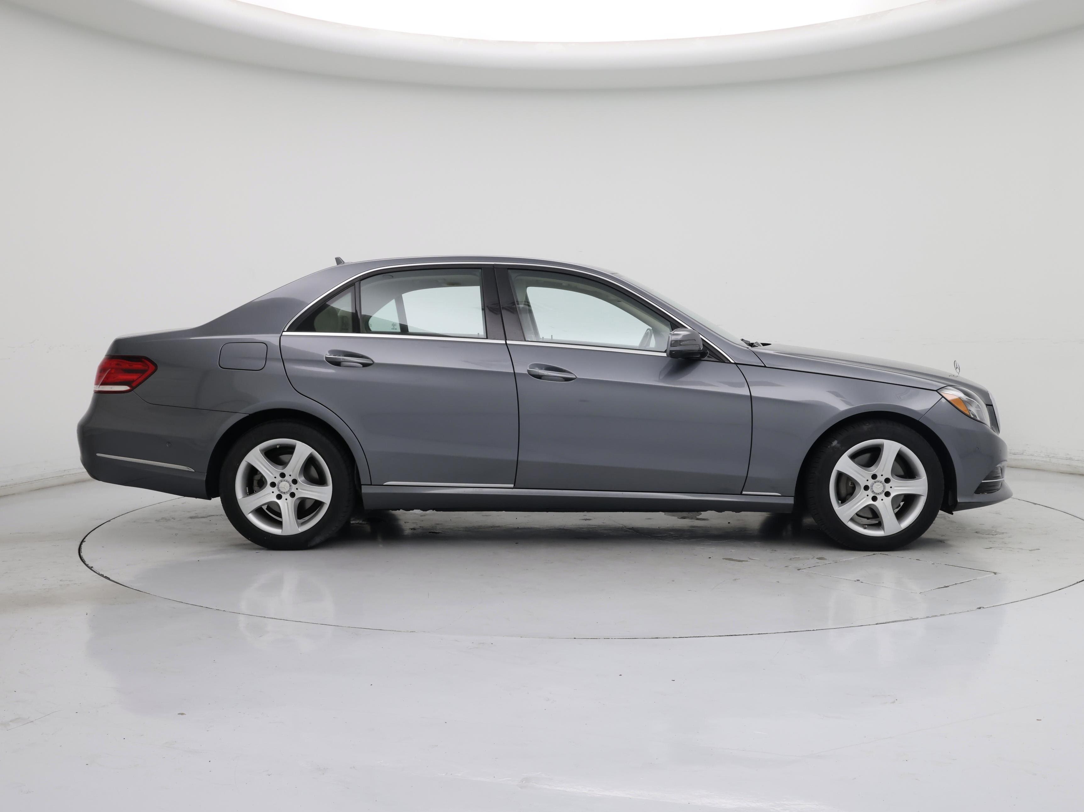 Thumbnail: 2016 Mercedes-Benz E-Class - 7
