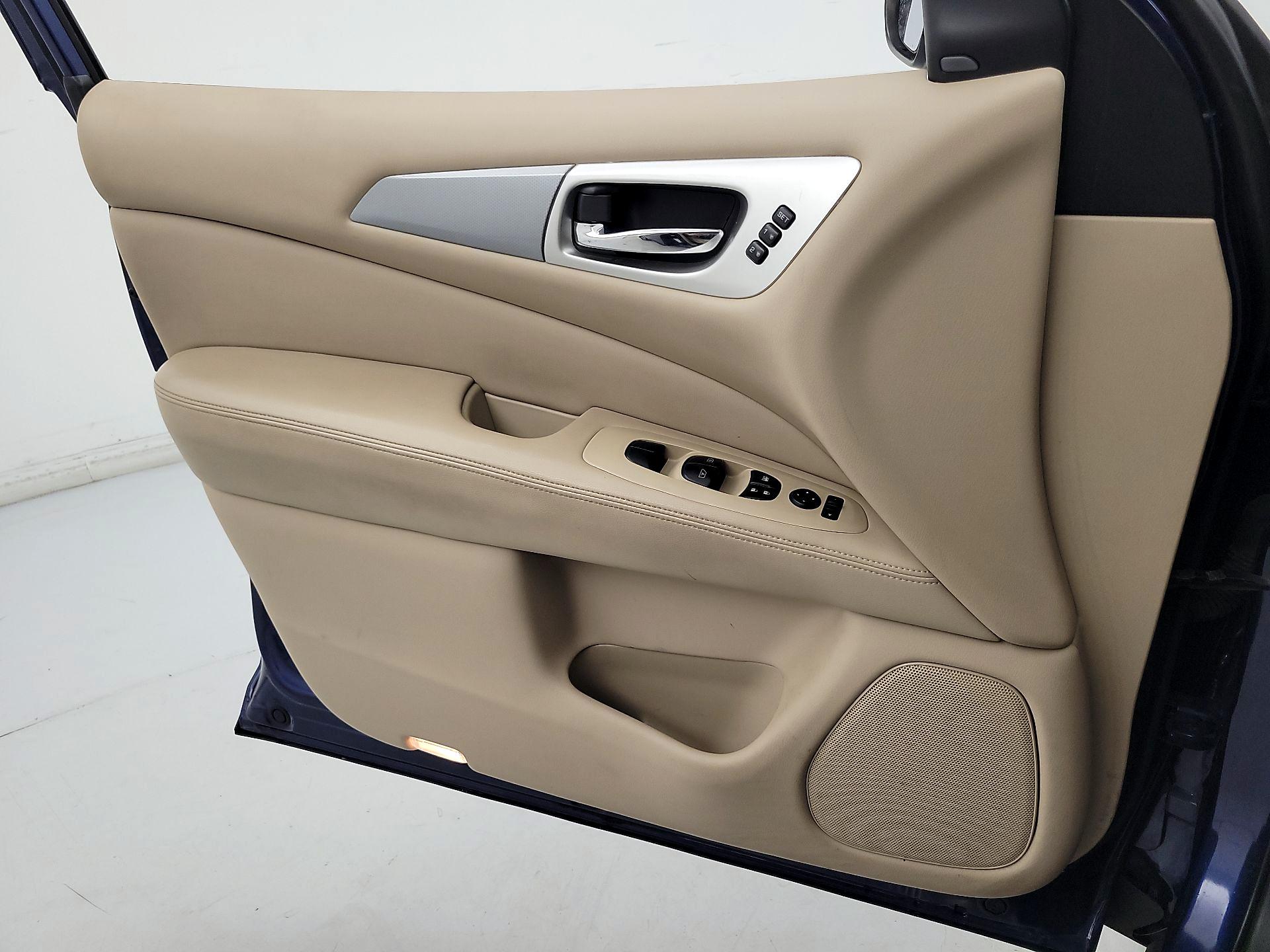 Thumbnail: 2020 Nissan Pathfinder - 12