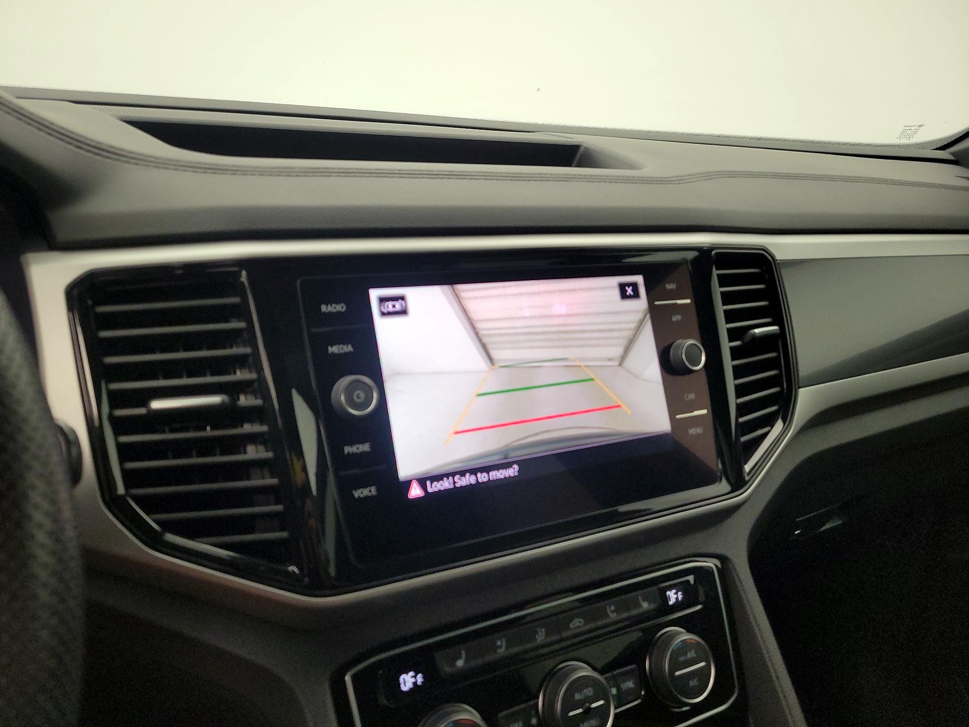Thumbnail: 2021 Volkswagen Atlas - 14