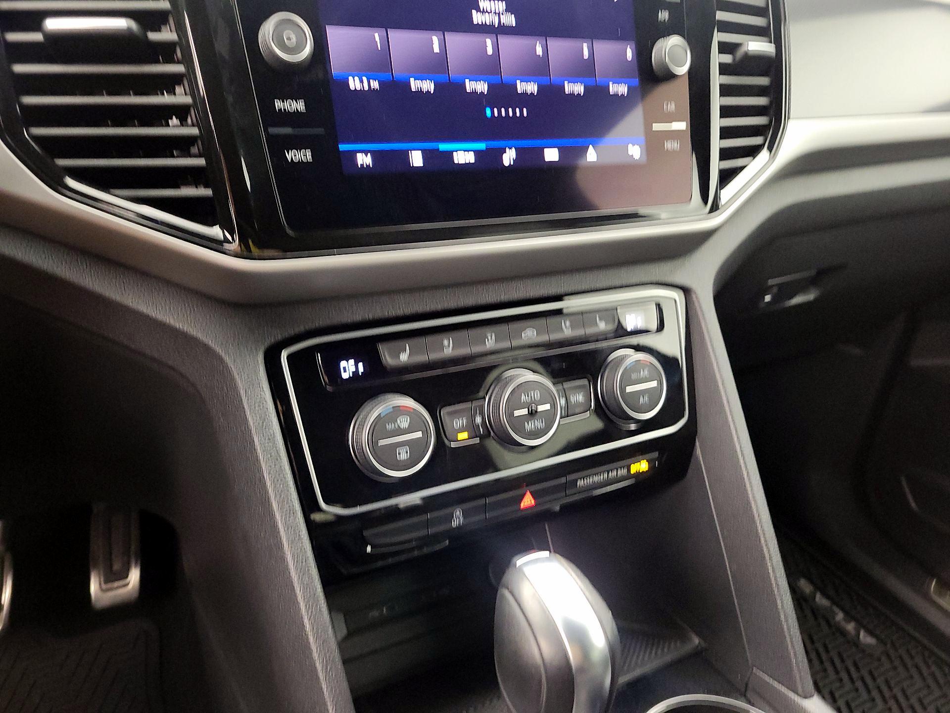 Thumbnail: 2021 Volkswagen Atlas - 16