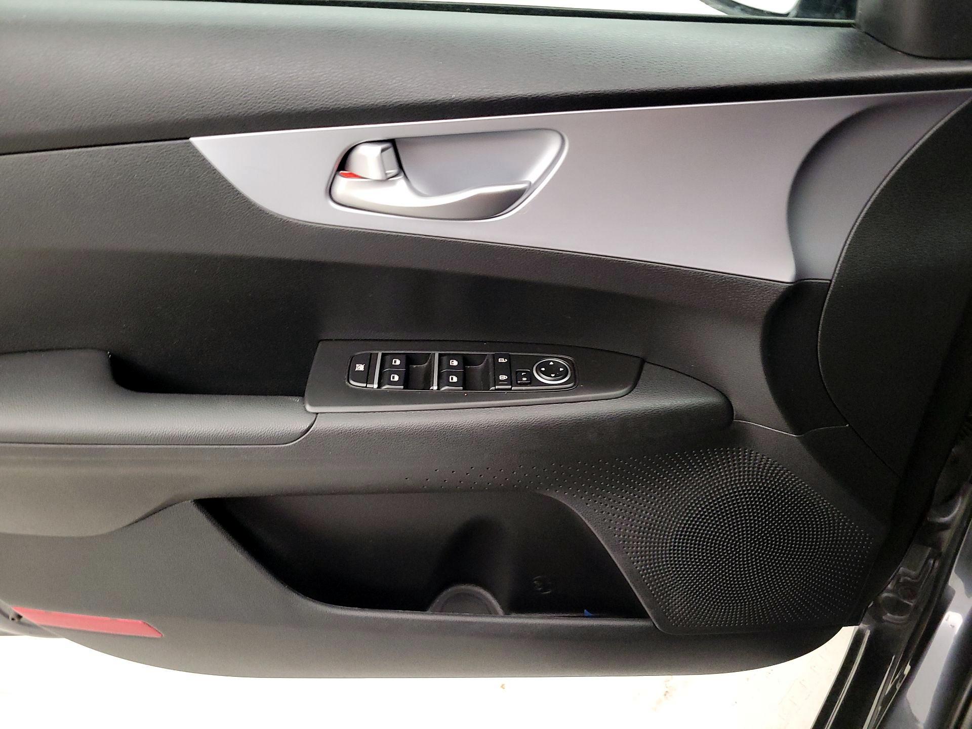 Thumbnail: 2023 Kia Forte - 12