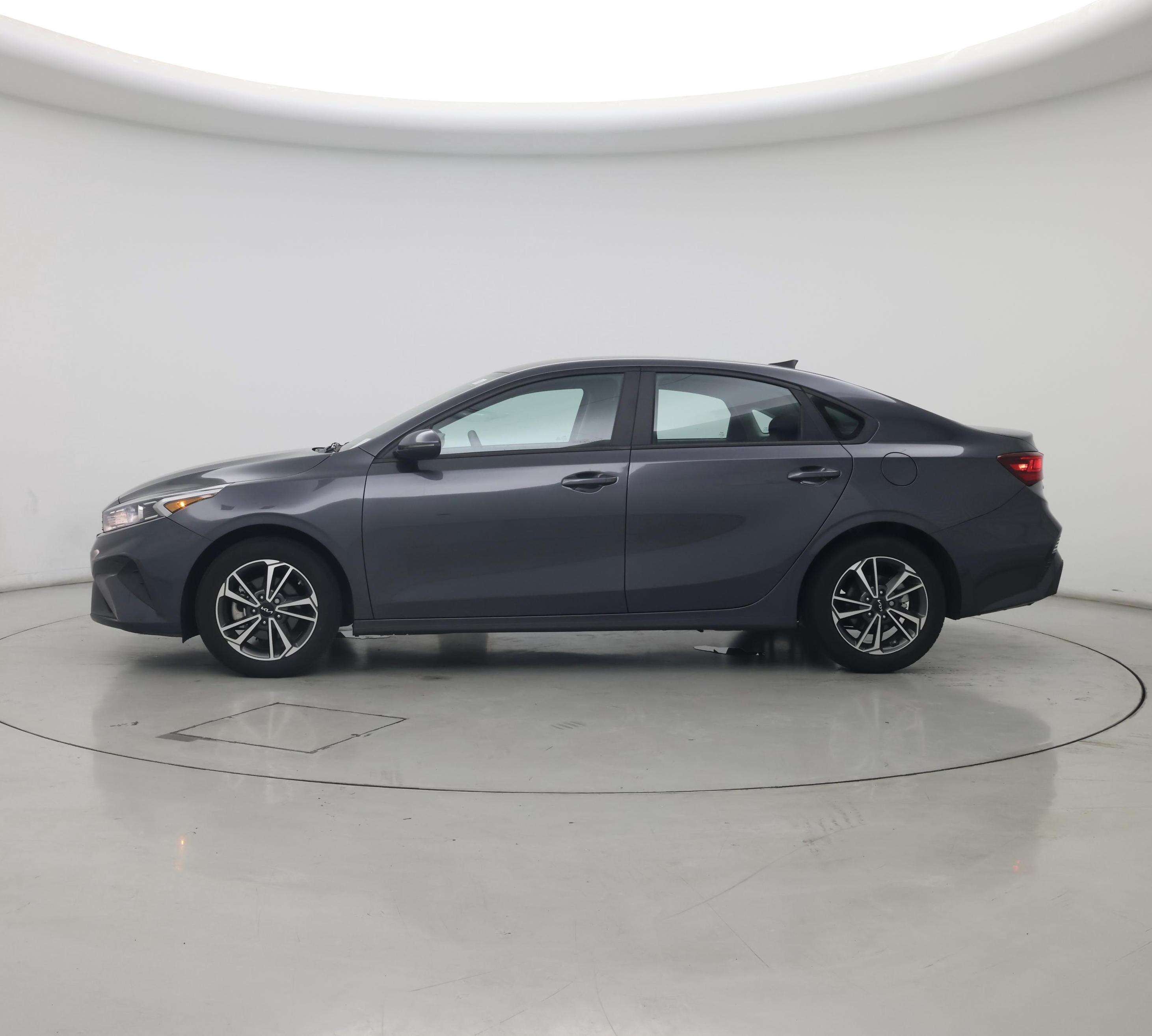 Thumbnail: 2023 Kia Forte - 3