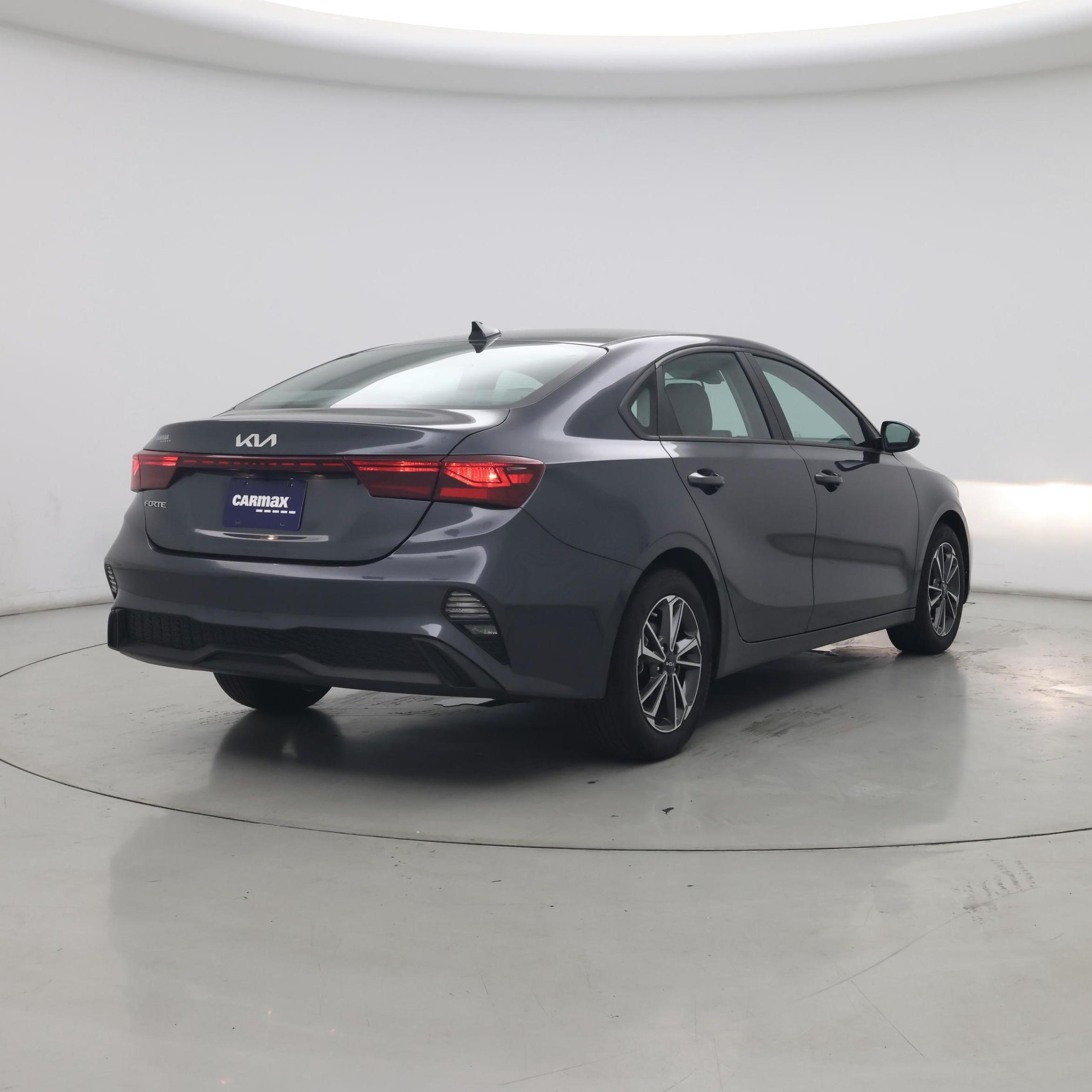 Thumbnail: 2023 Kia Forte - 8