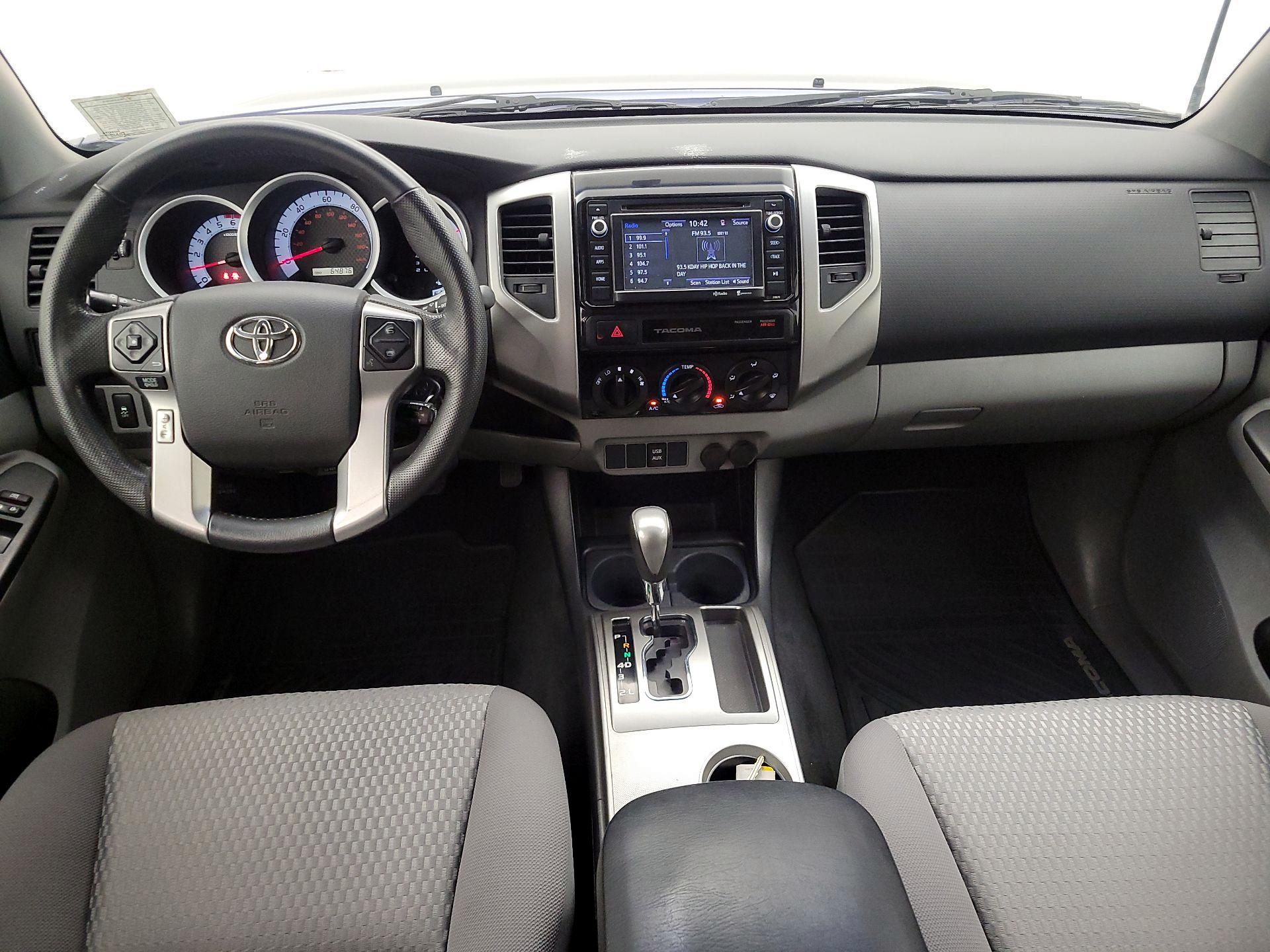 Thumbnail: 2015 Toyota Tacoma - 9