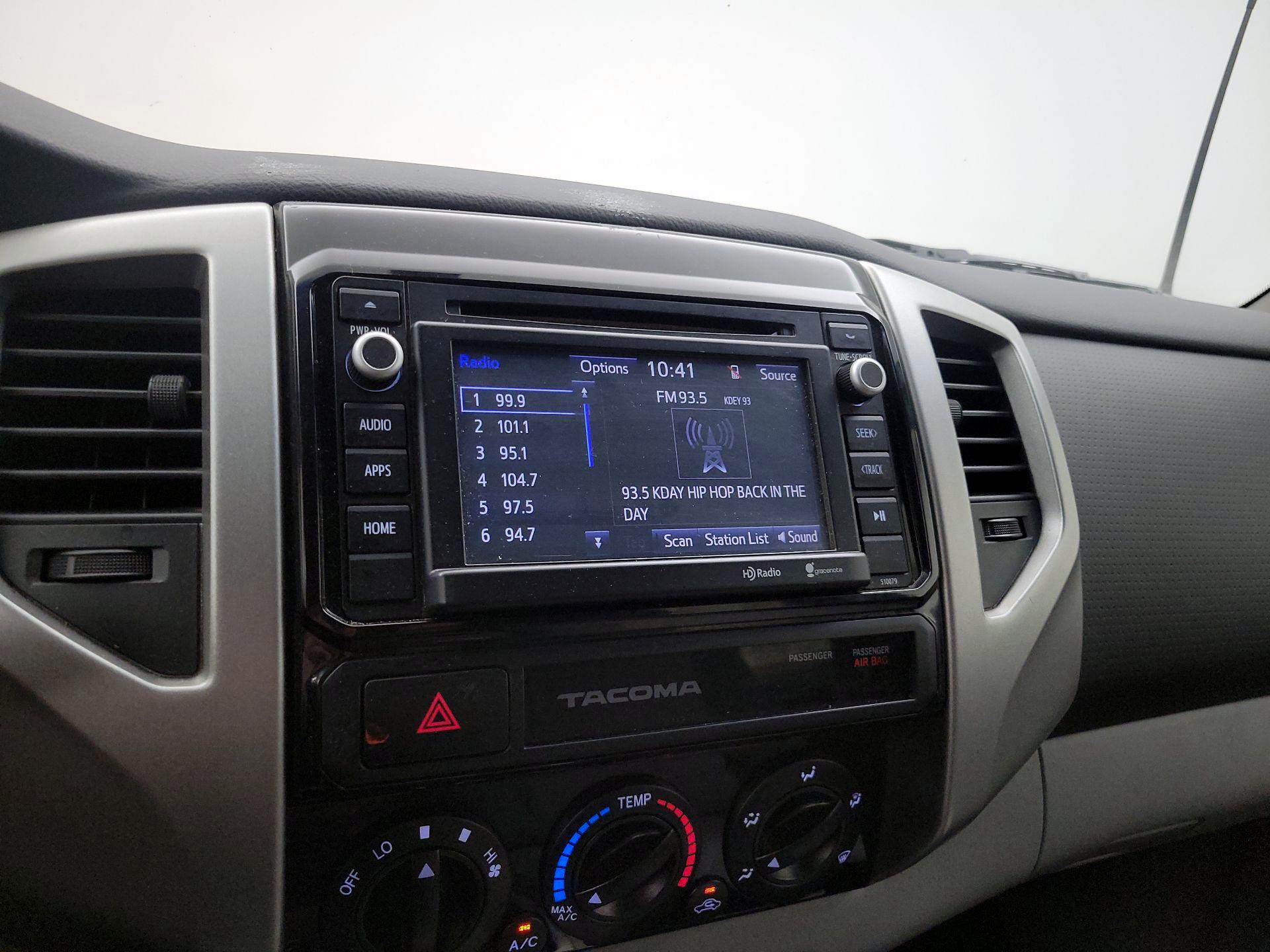 Thumbnail: 2015 Toyota Tacoma - 15