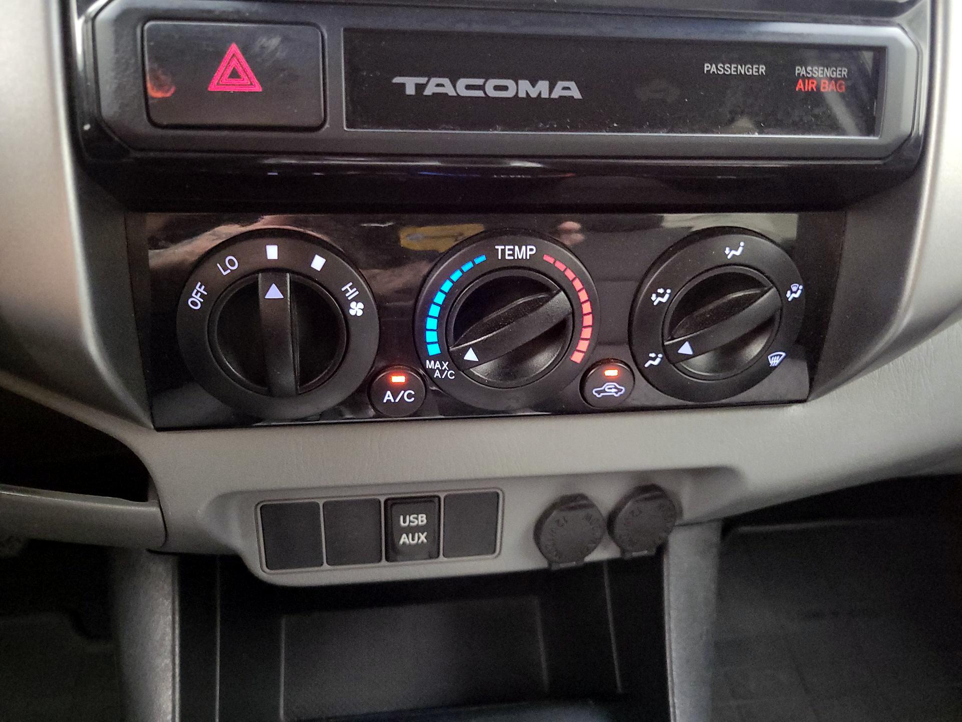 Thumbnail: 2015 Toyota Tacoma - 16