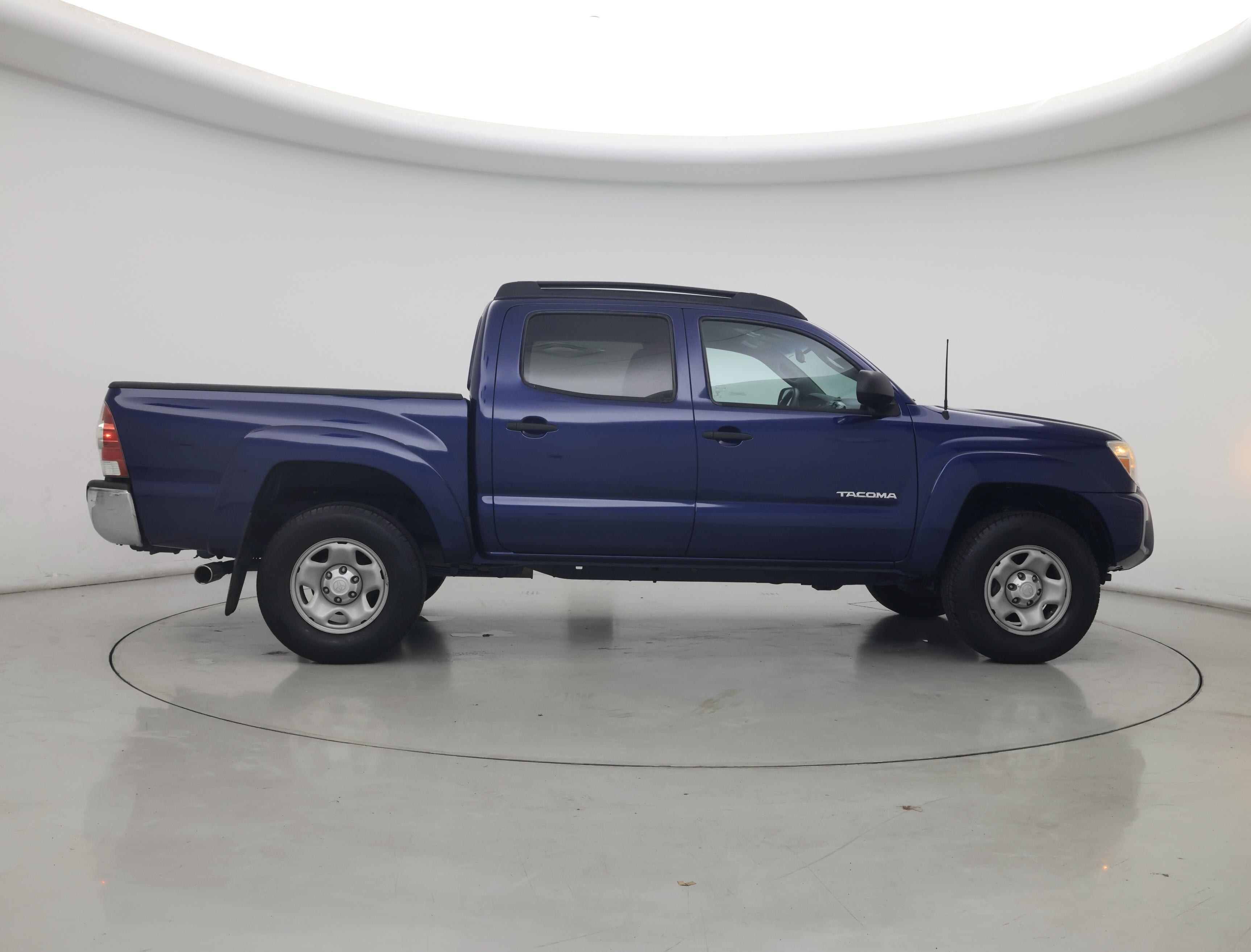 Thumbnail: 2015 Toyota Tacoma - 7