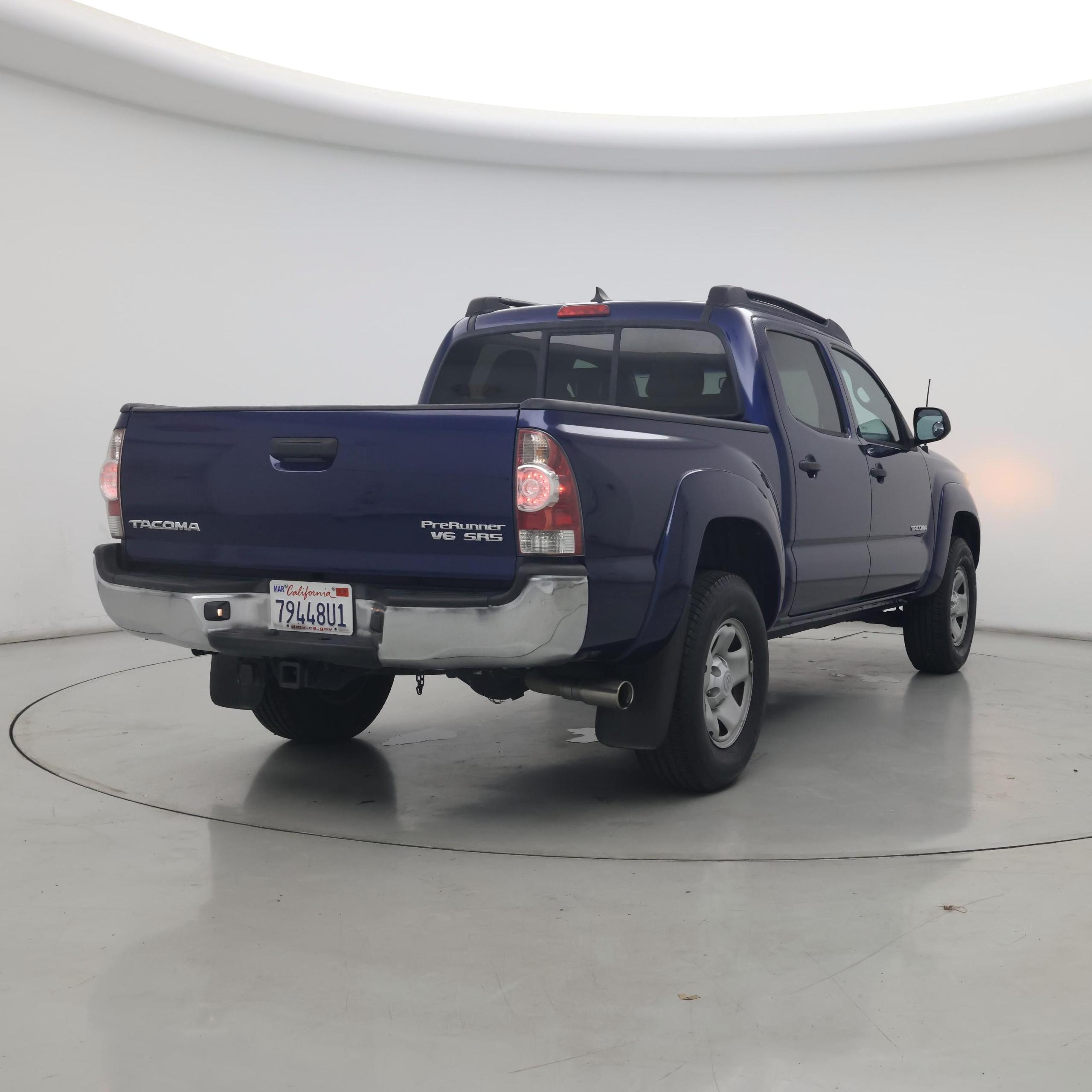 Thumbnail: 2015 Toyota Tacoma - 8