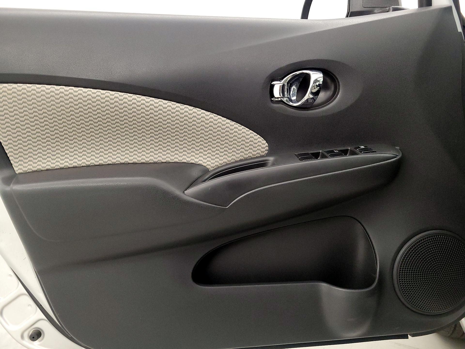 Thumbnail: 2014 Nissan Versa Note - 12