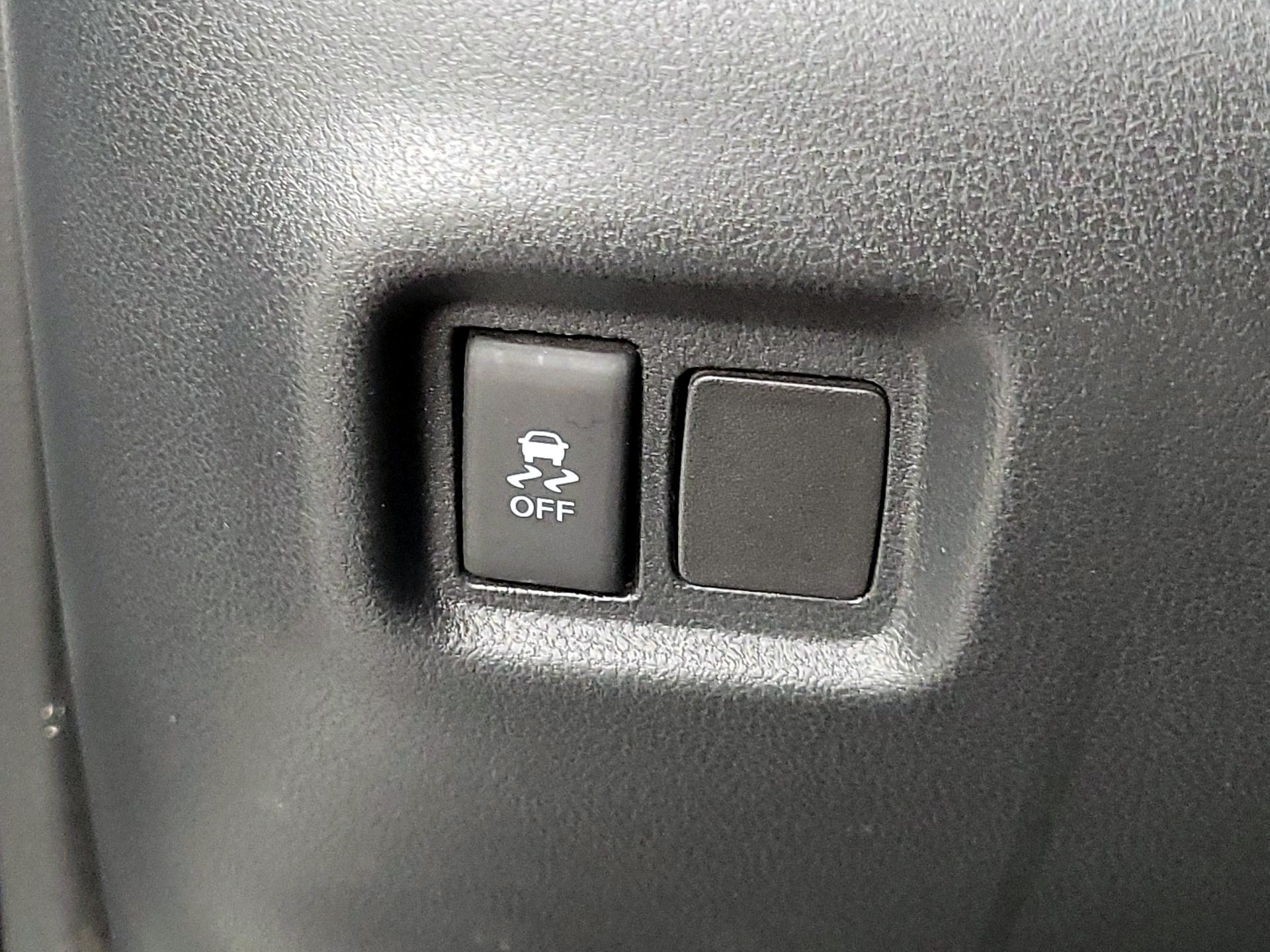 Thumbnail: 2014 Nissan Versa Note - 13