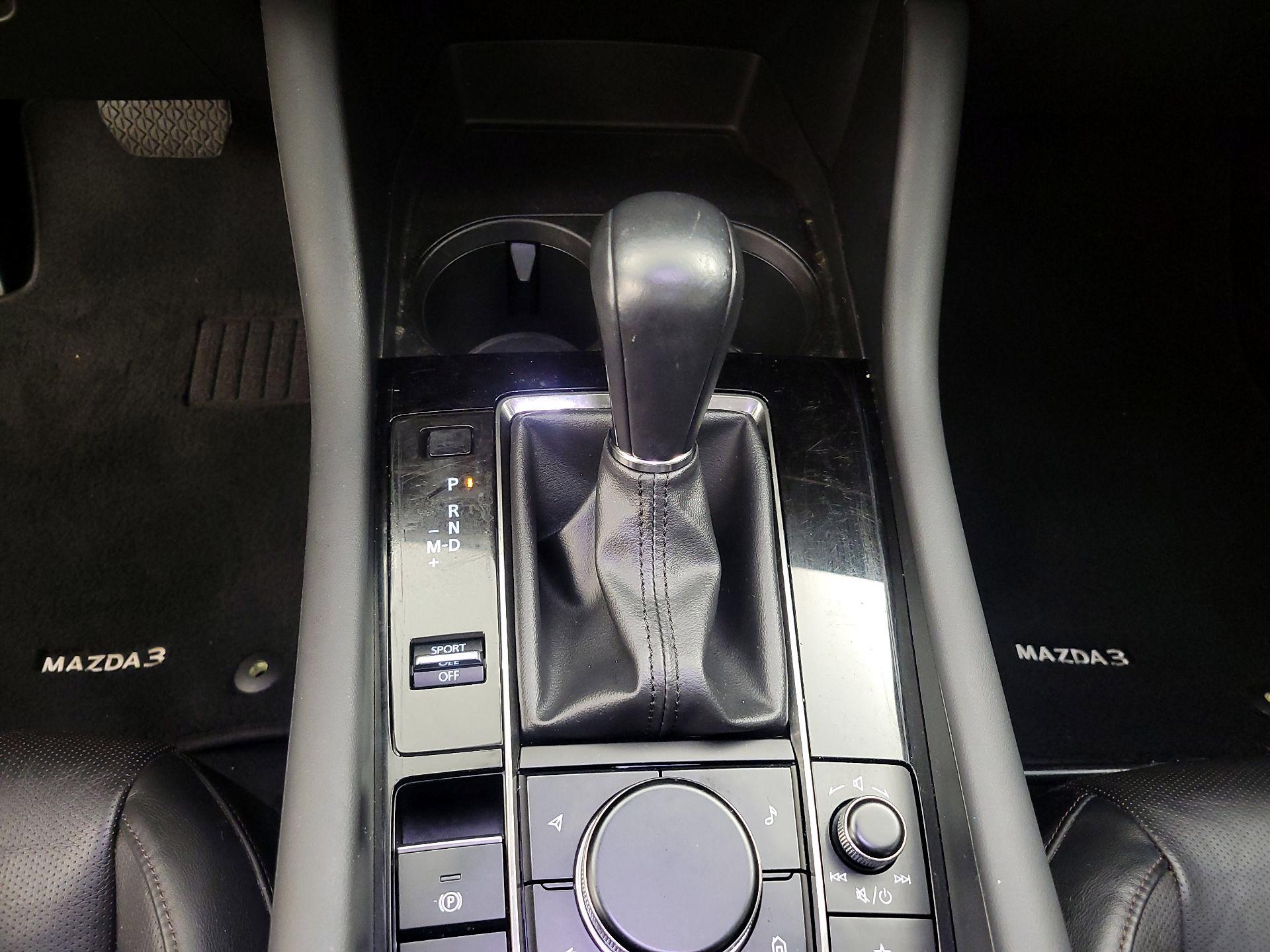 Thumbnail: 2021 Mazda Mazda3 - 17