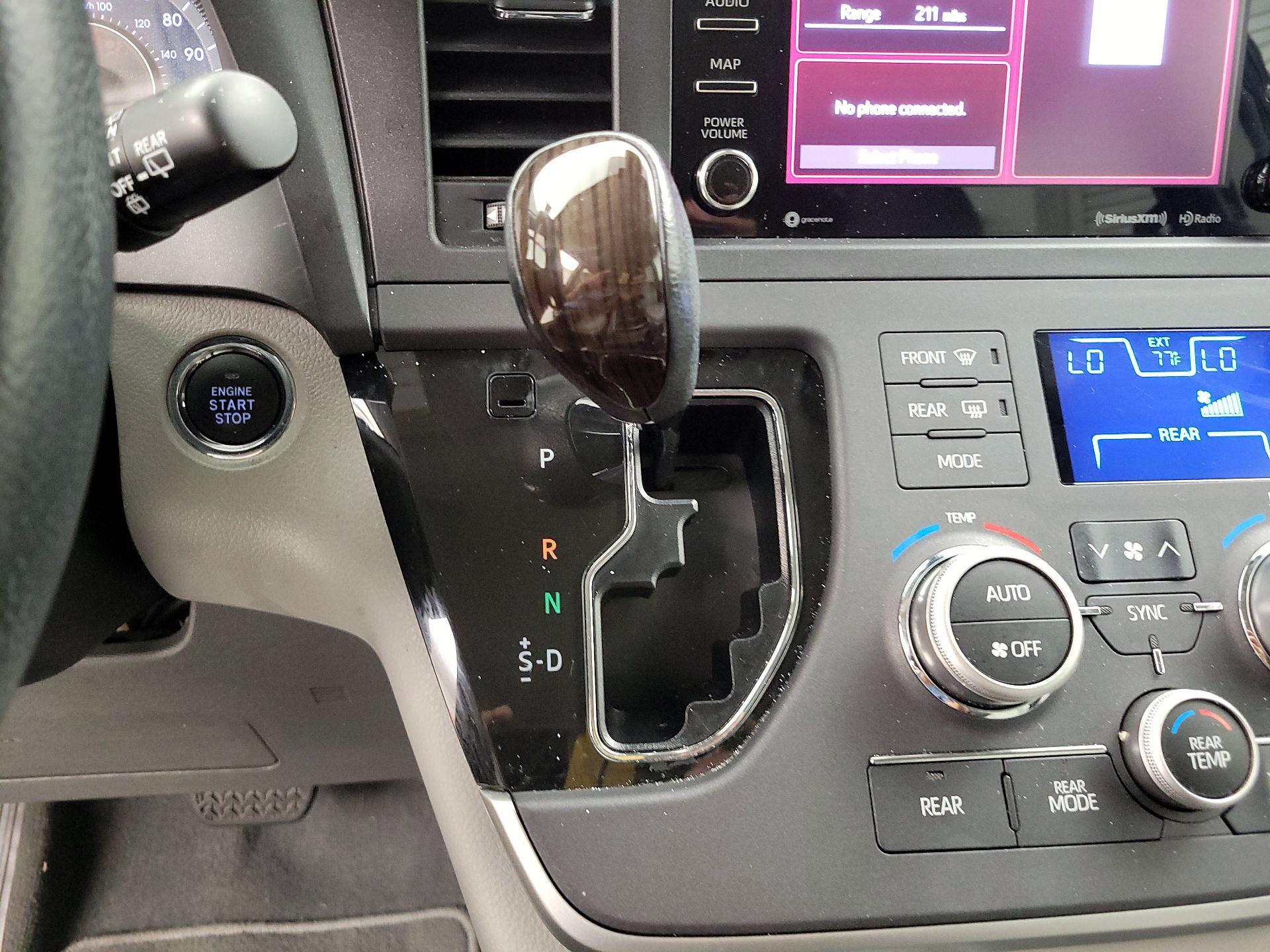 Thumbnail: 2020 Toyota Sienna - 17