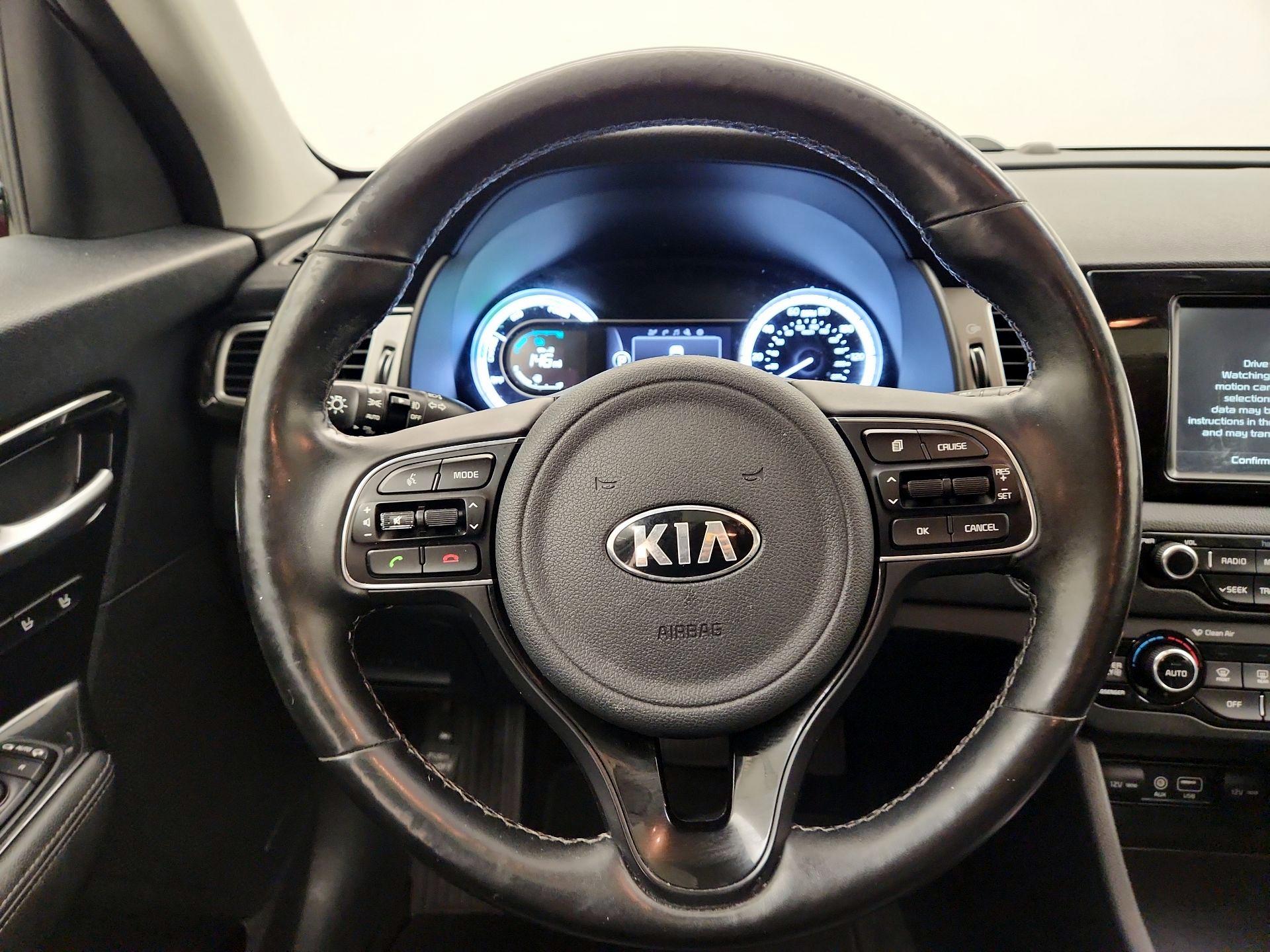 Thumbnail: 2017 Kia Niro - 10