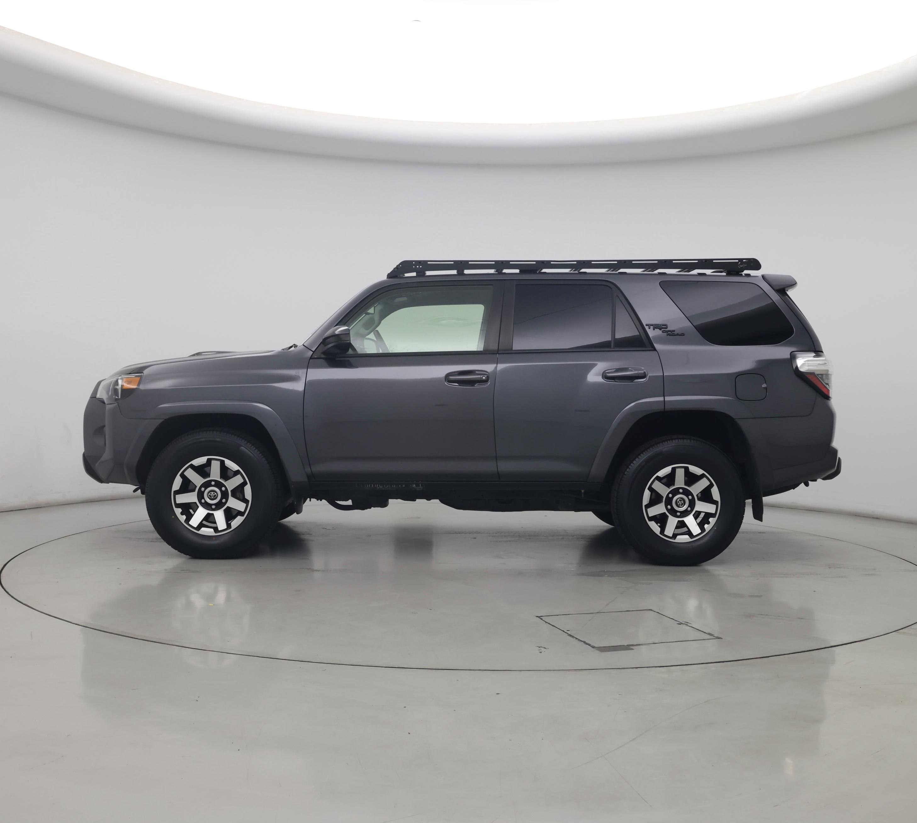 Thumbnail: 2020 Toyota 4Runner - 3