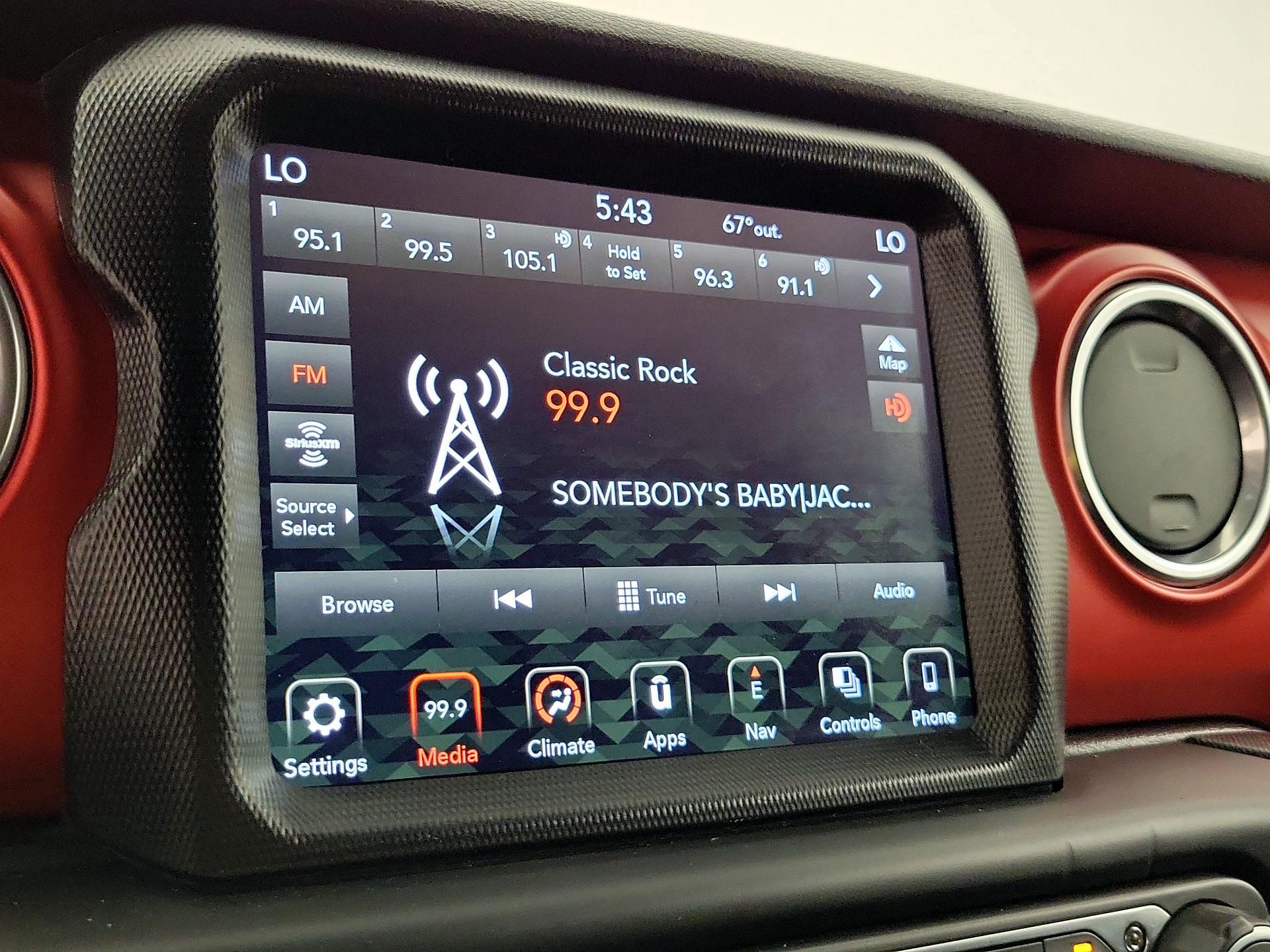 Thumbnail: 2018 Jeep Wrangler - 16