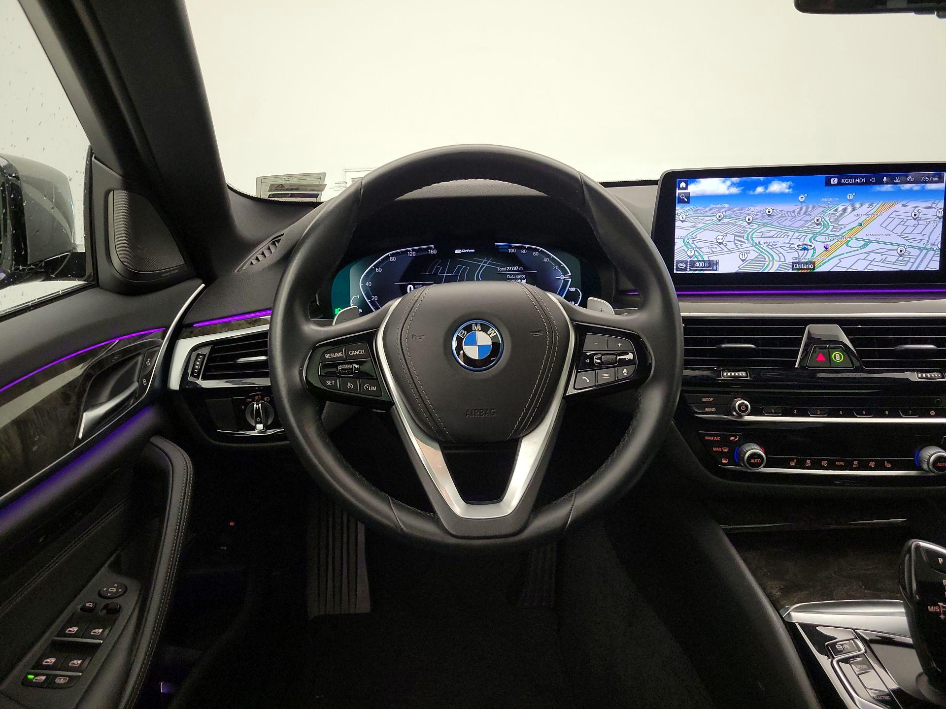 Thumbnail: 2022 BMW 5 Series - 10