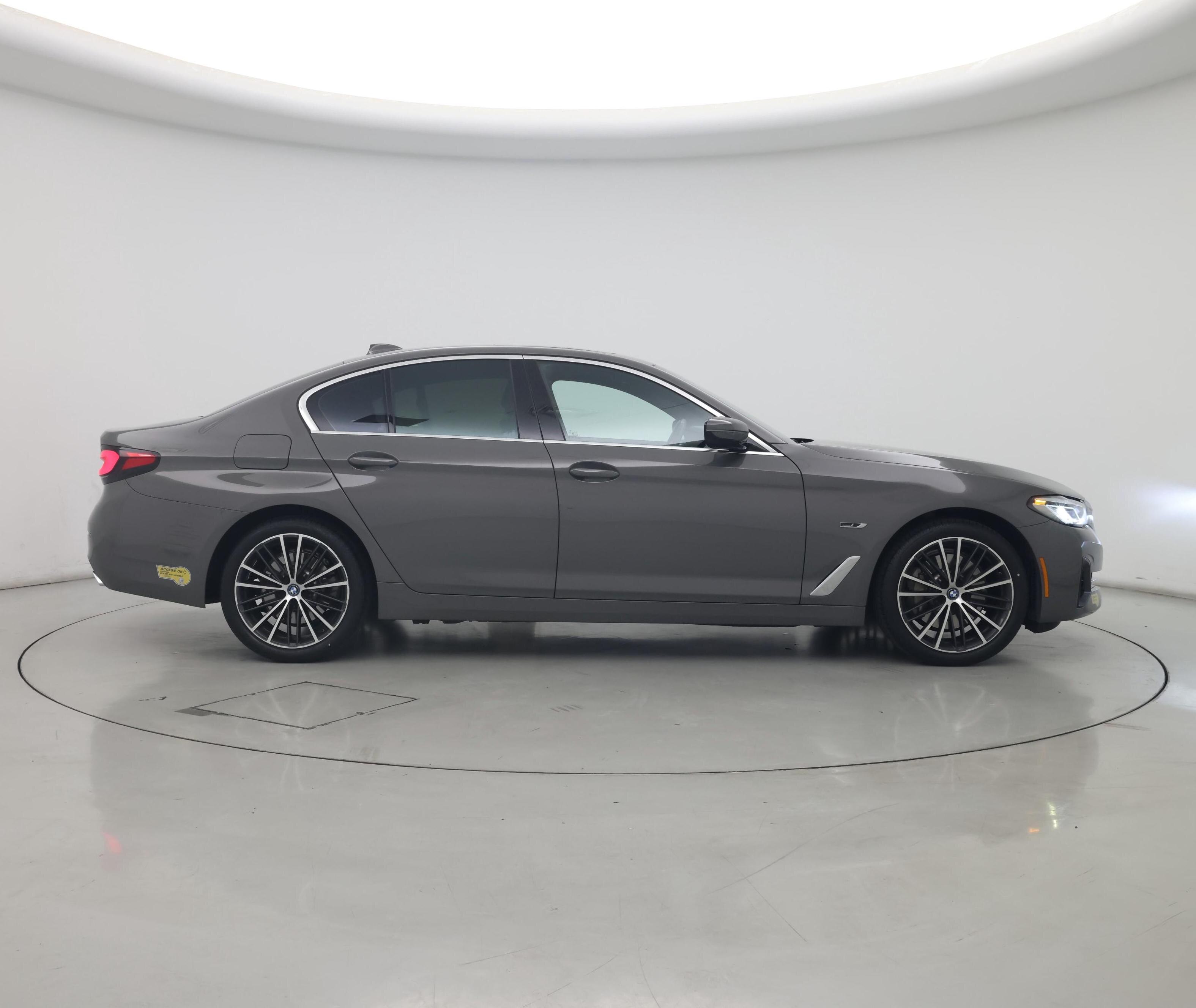 Thumbnail: 2022 BMW 5 Series - 7