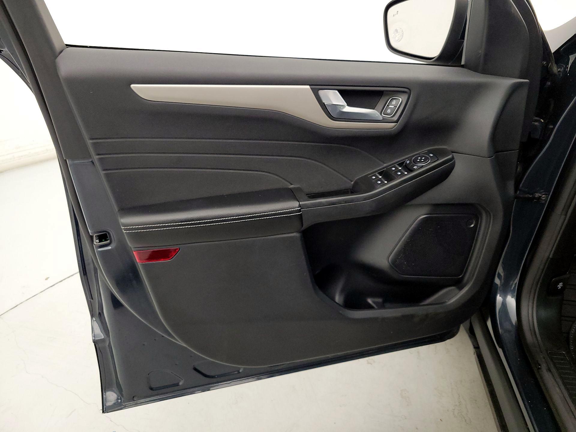 Thumbnail: 2022 Ford Escape - 12