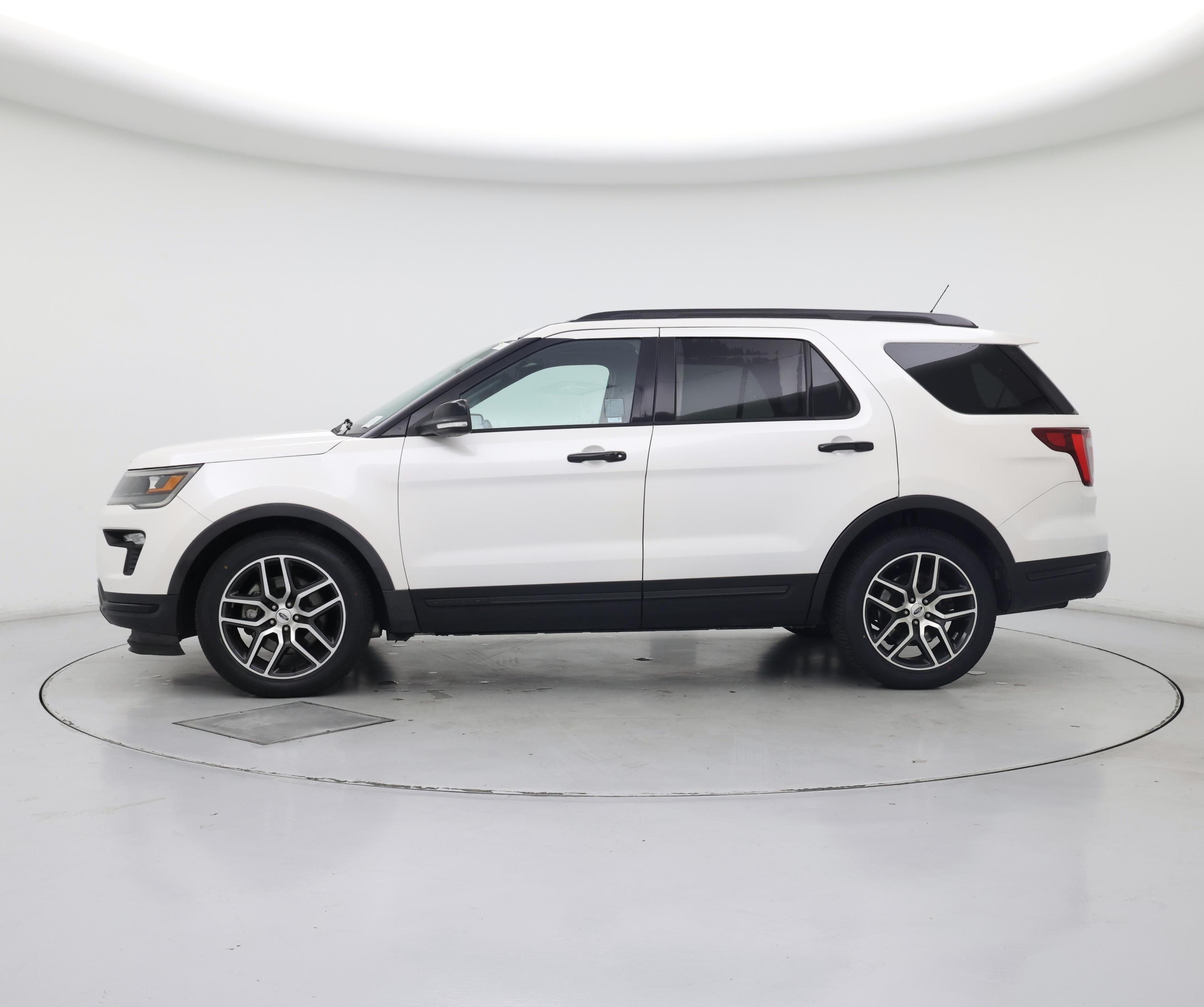 Thumbnail: 2018 Ford Explorer - 3