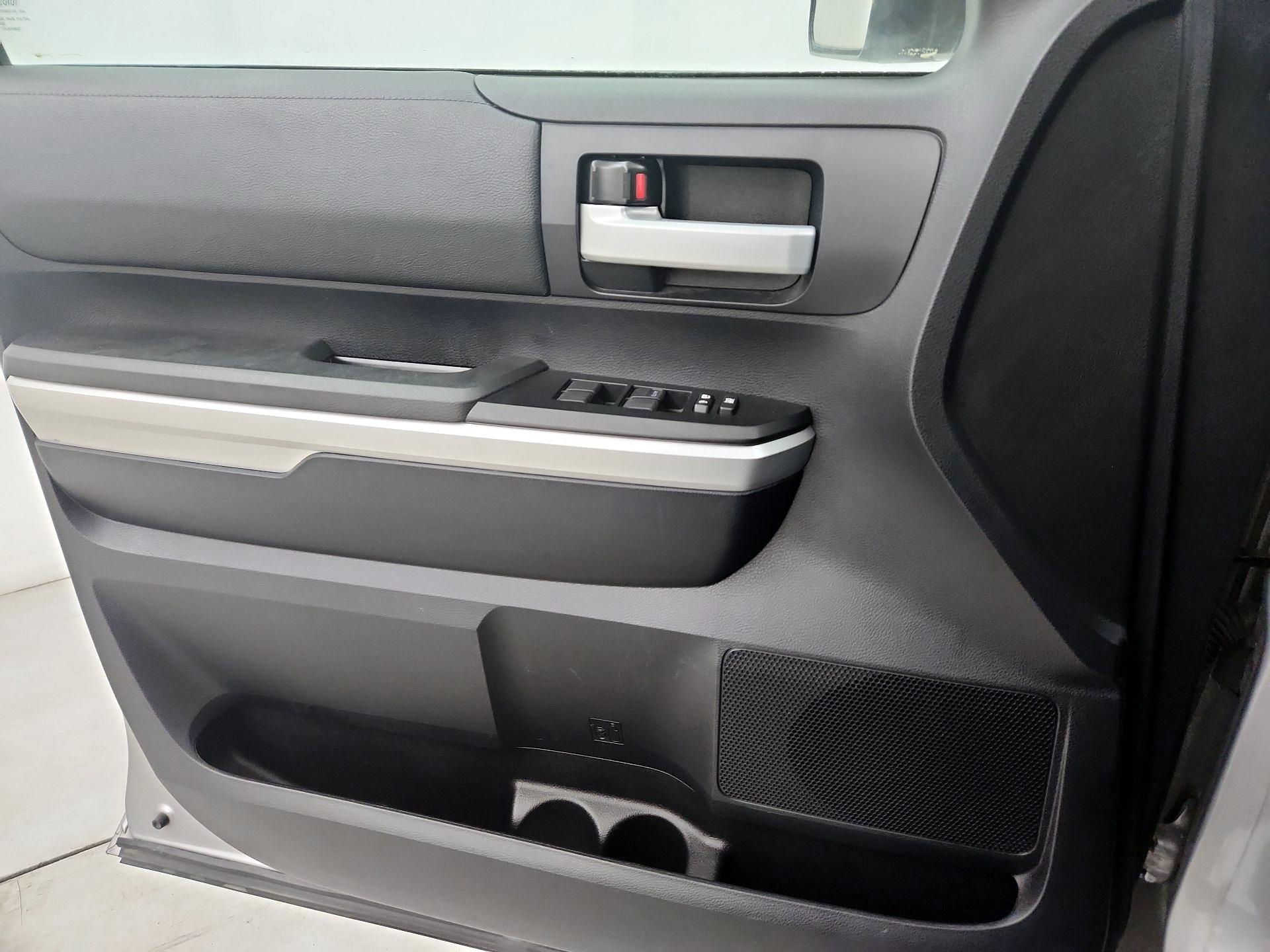Thumbnail: 2016 Toyota Tundra - 12