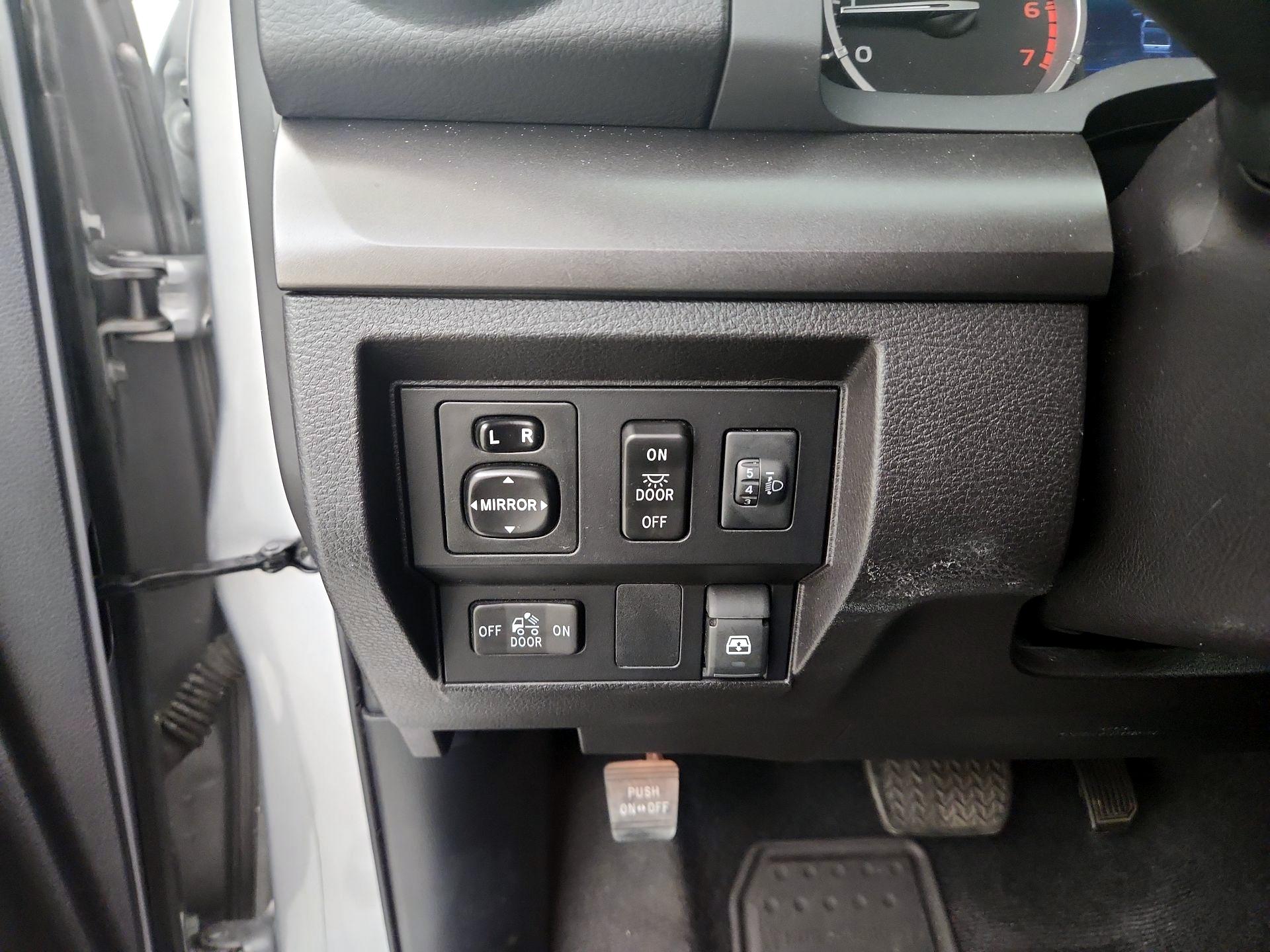 Thumbnail: 2016 Toyota Tundra - 13